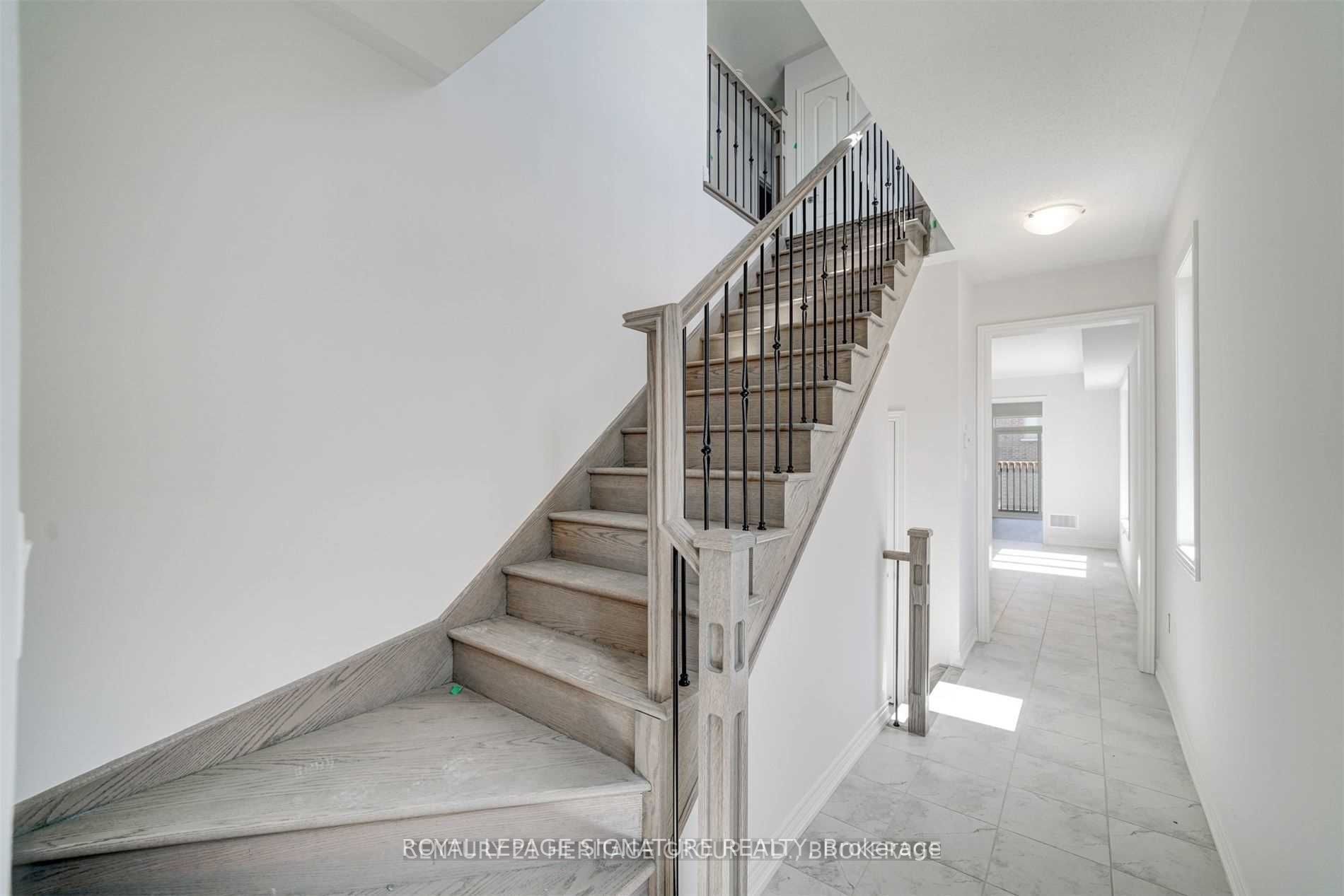 Additional image 6 of 5 Frederick Taylor Way, East Gwillimbury, ON, L0G 1M0