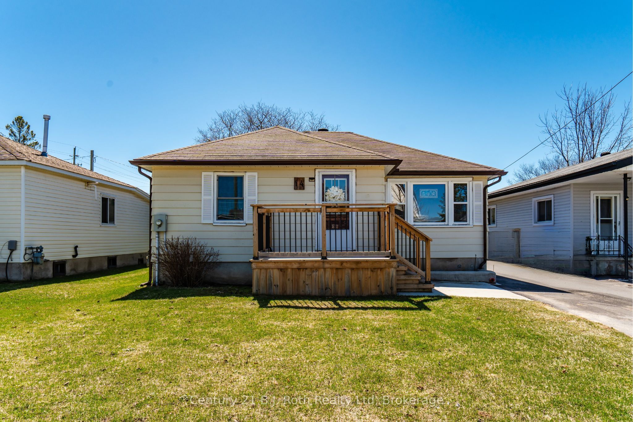 14 Wolfe Street, Penetanguishene, ON, L9M 1B9