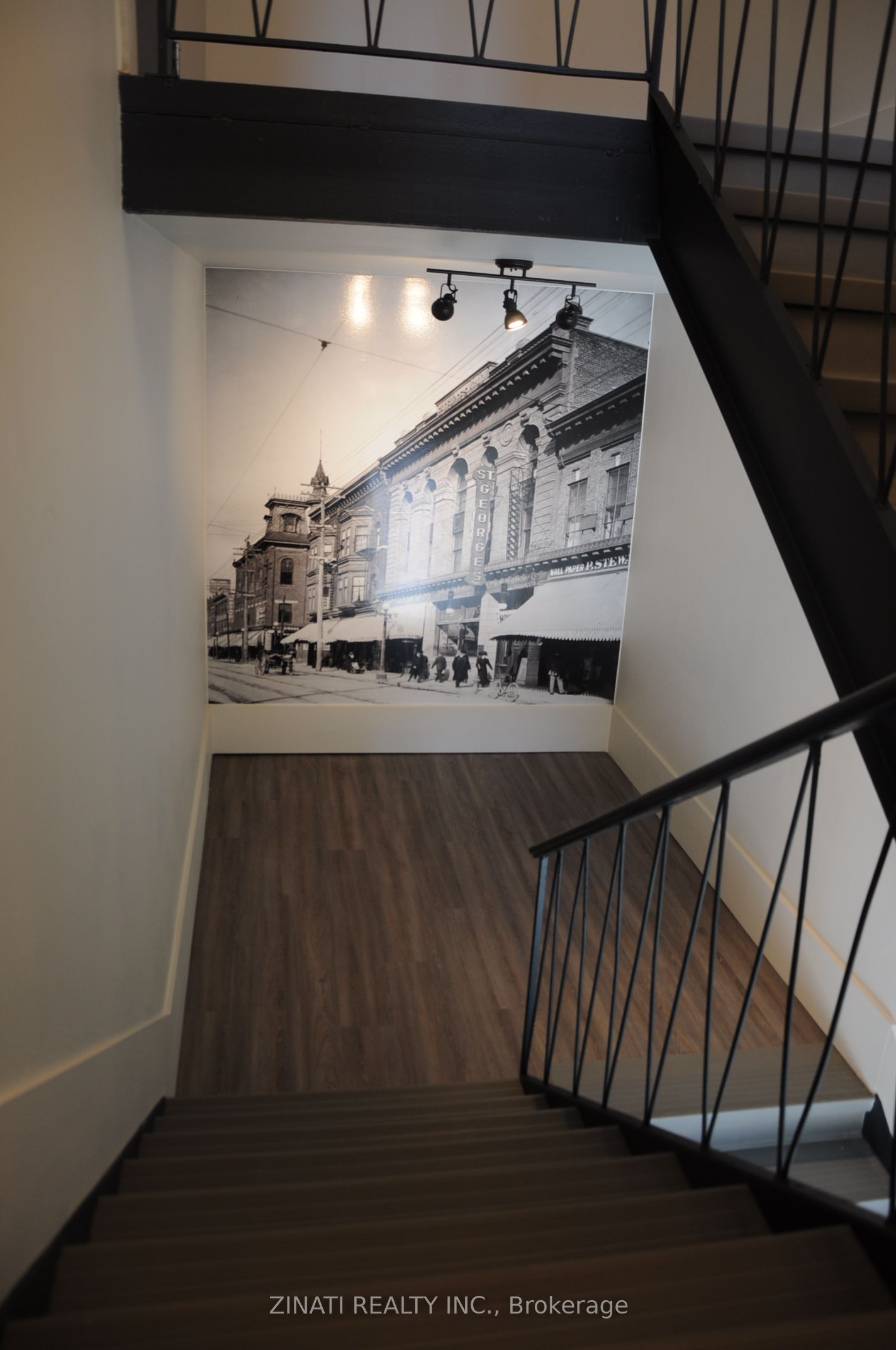 Additional image 3 of Second Floor-299 Bank Street, Ottawa, ON, K2P 1X7