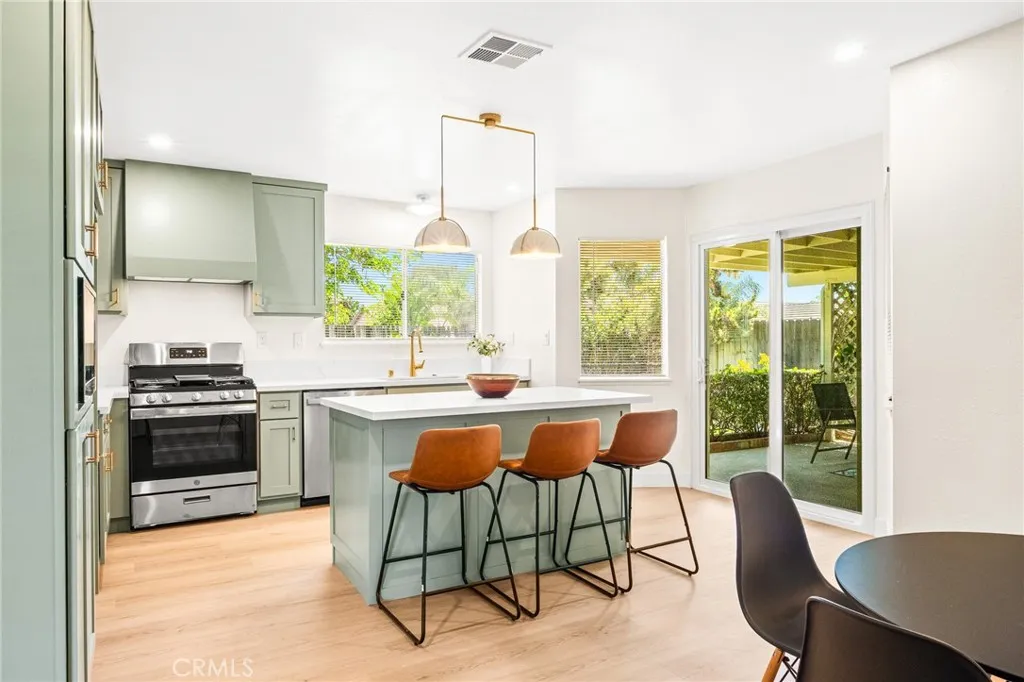 Additional image 11 of 977 N Driftwood Ave, Rialto, CA 92376