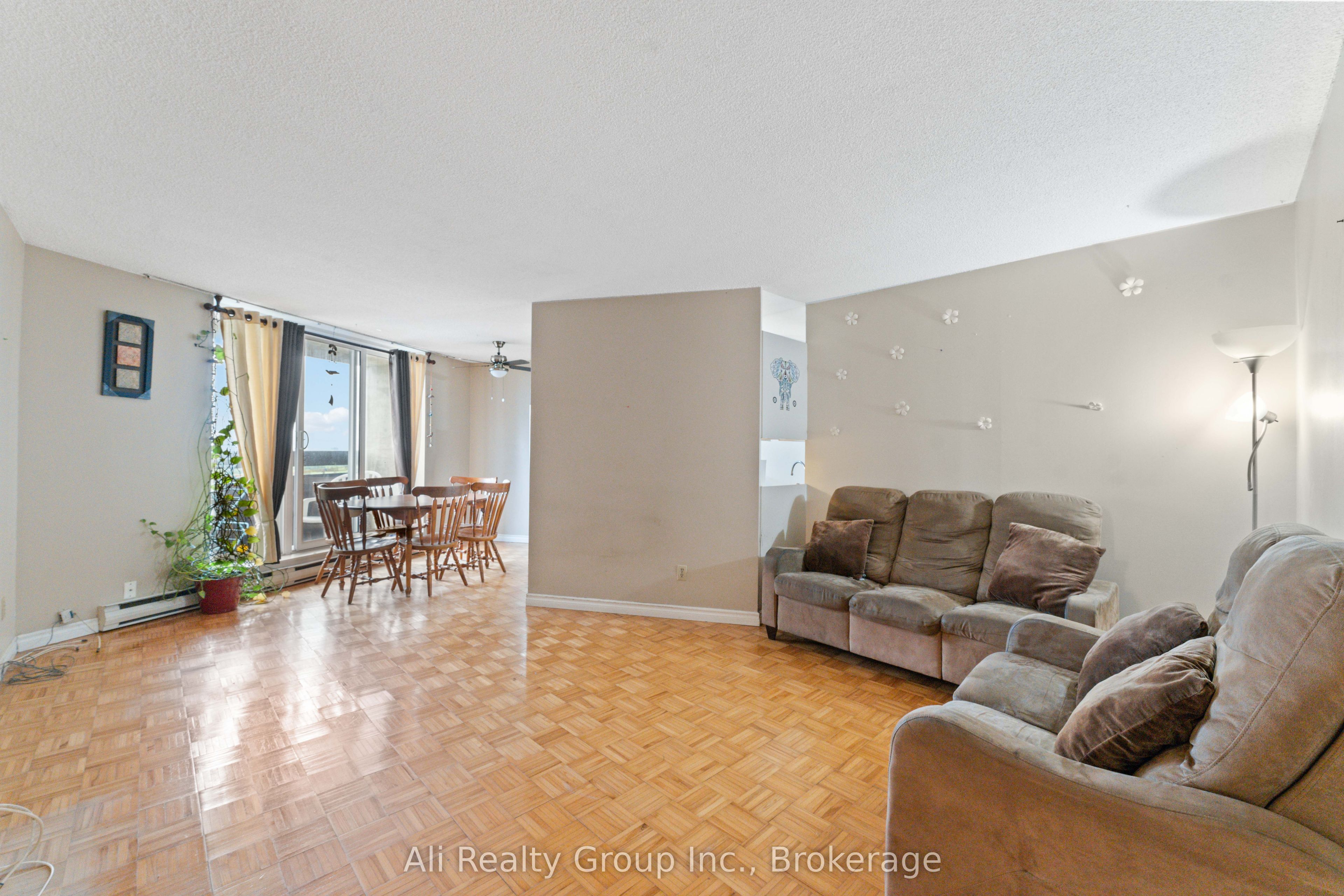 Additional image 4 of 1218-2020 Jasmine Crescent, Ottawa, ON, K1J 8K5