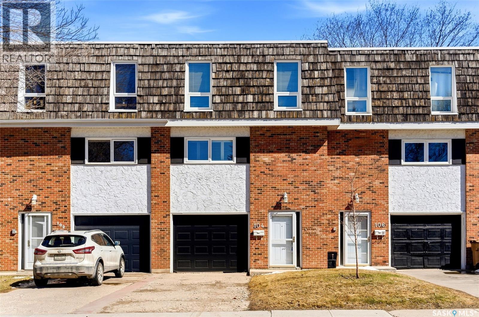 104 Lockwood Road, Regina, SK, S4S3G2