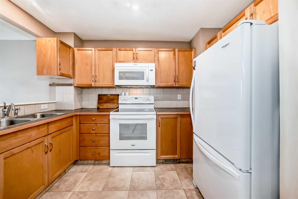 Additional image 5 of 137 Luxstone Way SW, Airdrie, AB, T4B3C2
