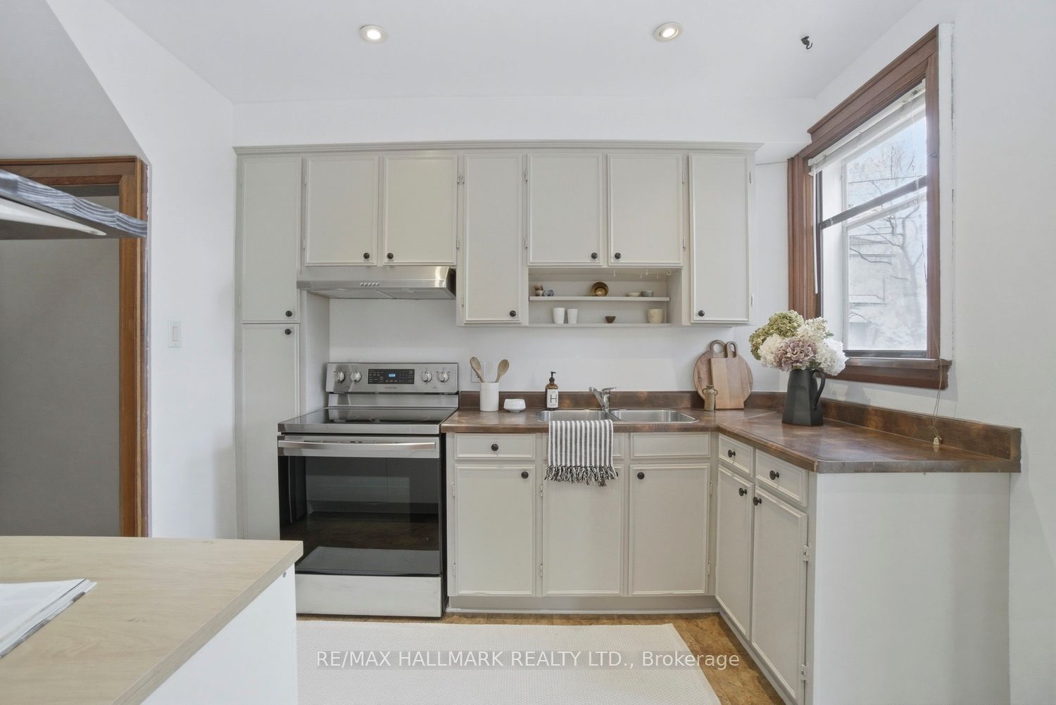 Additional image 5 of 263 Humbercrest Boulevard, Toronto, ON, M6S 4L5