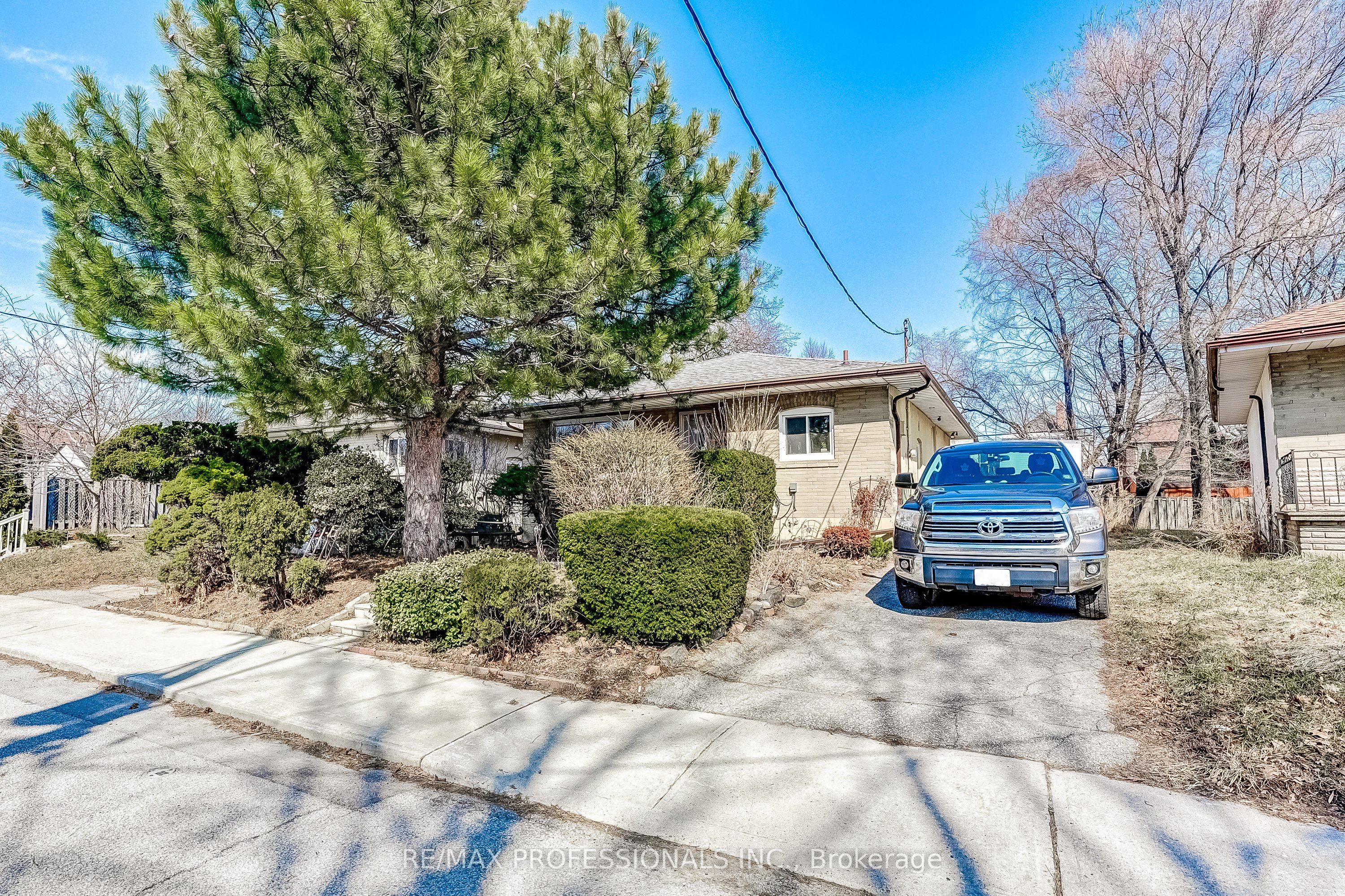 Additional image 3 of BSMT-9 Cashman Crescent, Toronto, ON, M6N 4M6