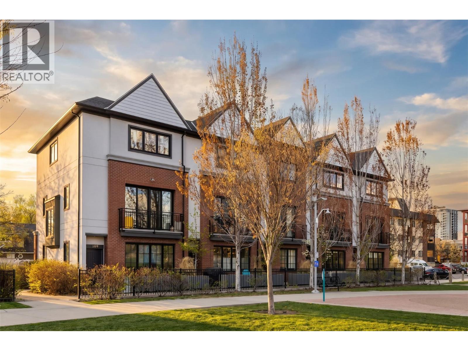 106-555 Buckland Avenue, Kelowna, BC, V1Y5Z5