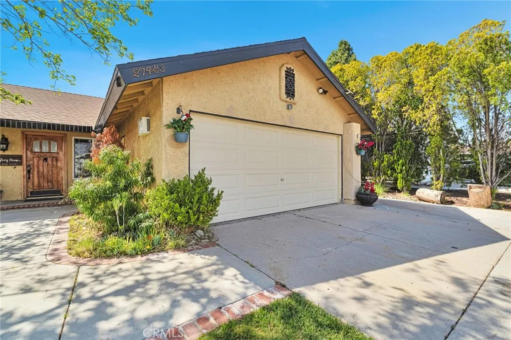 27483 Pamplico Dr, Valencia, CA 91354 photo 3