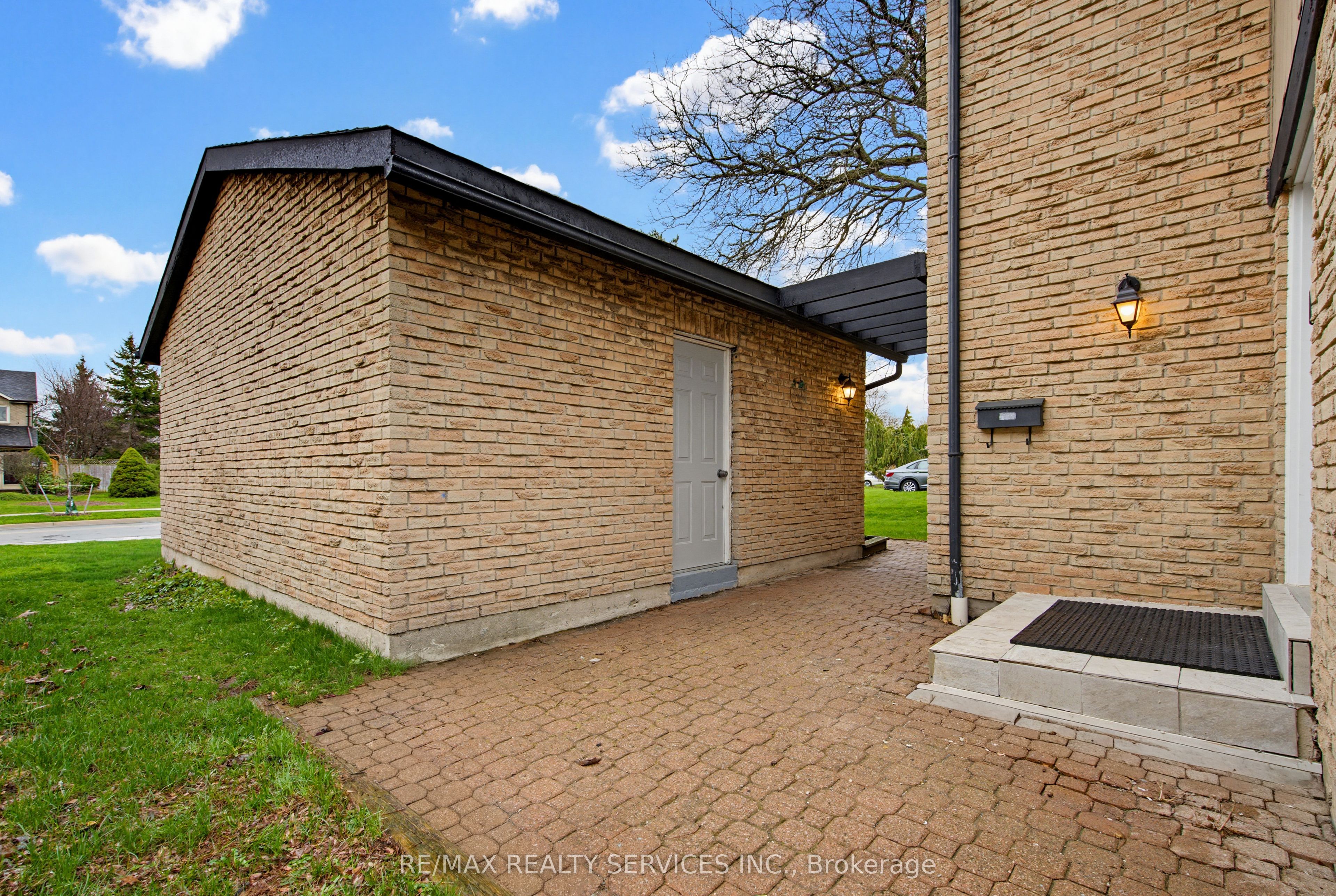 Additional image 4 of 2545 Folkway Drive, Mississauga, ON, L5L 2J9