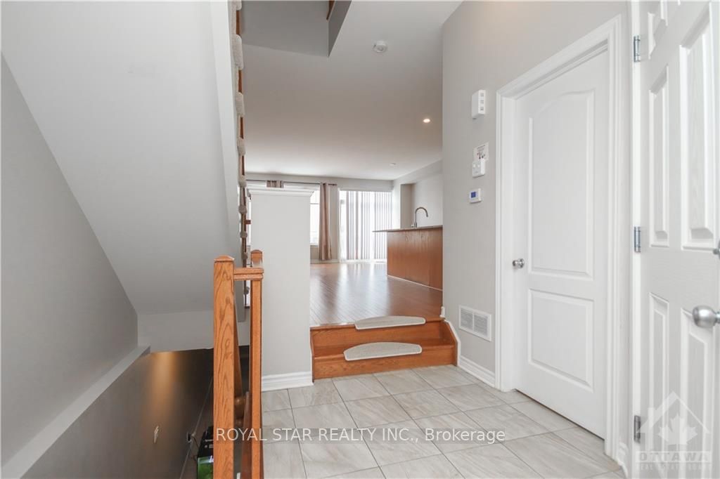 Additional image 3 of 105 Eric Maloney Way, Ottawa, ON, K1T 0R2