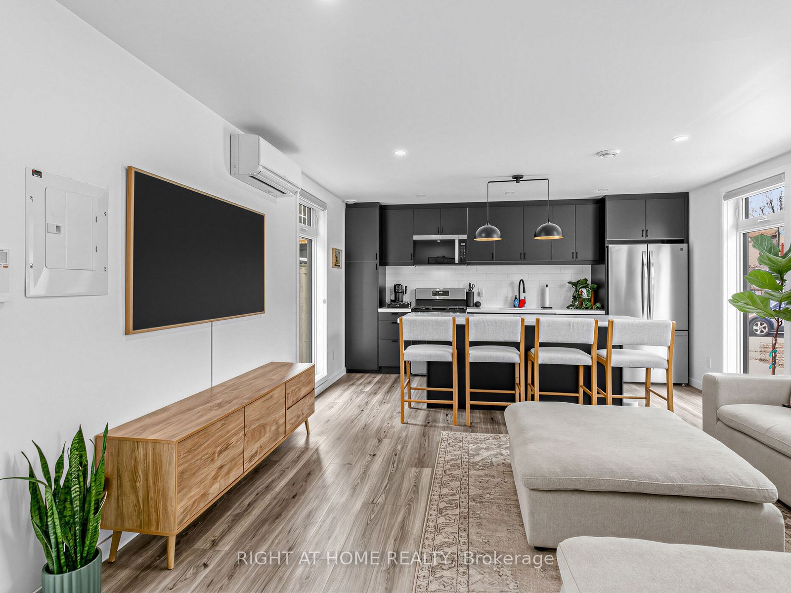 Additional image 3 of Laneway Suit-52 Mcmurray Avenue, Toronto, ON, M6P 2T1