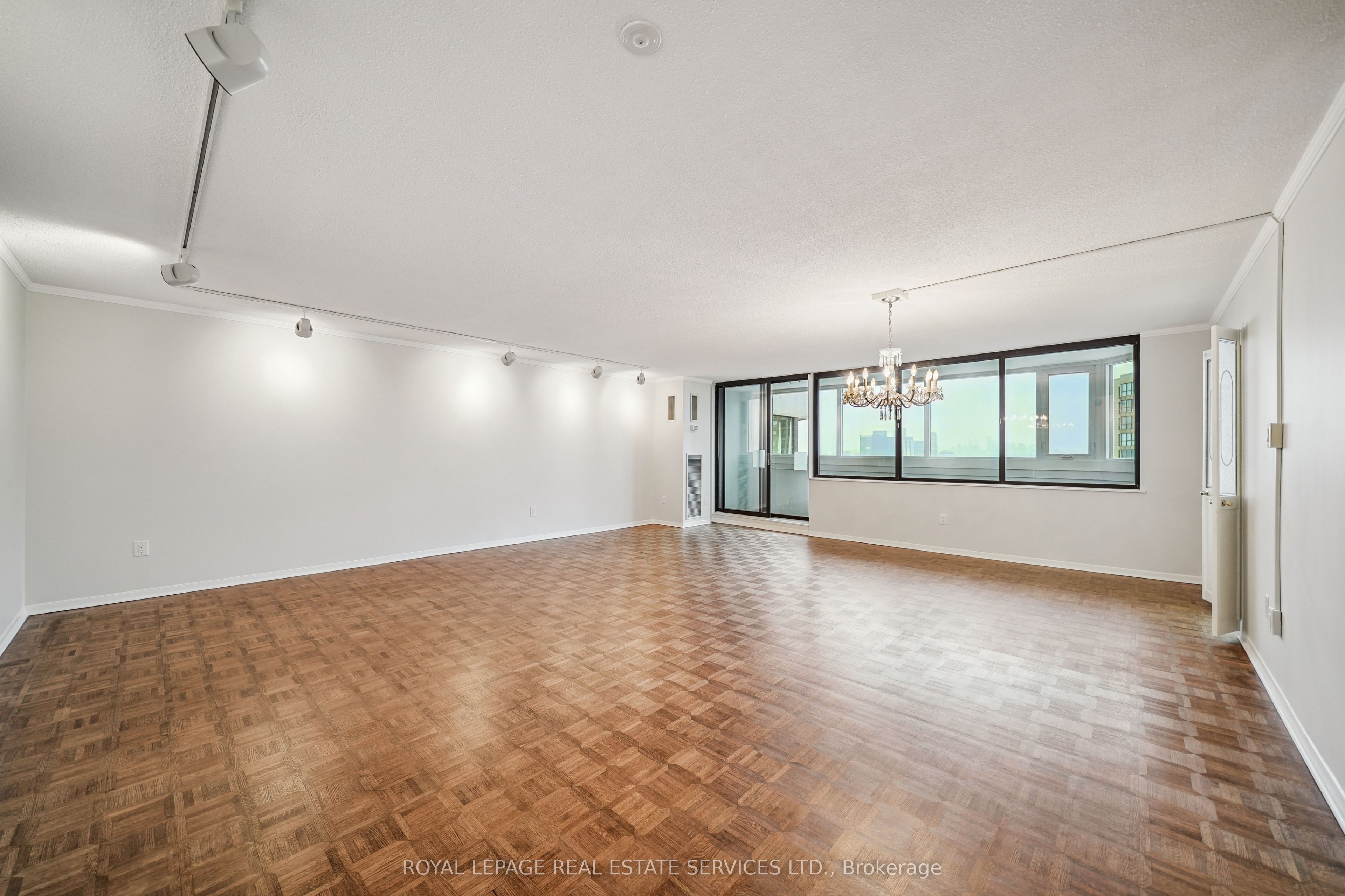 Additional image 6 of 2001-75 Wynford Heights Crescent, Toronto, ON, M3C 3H9