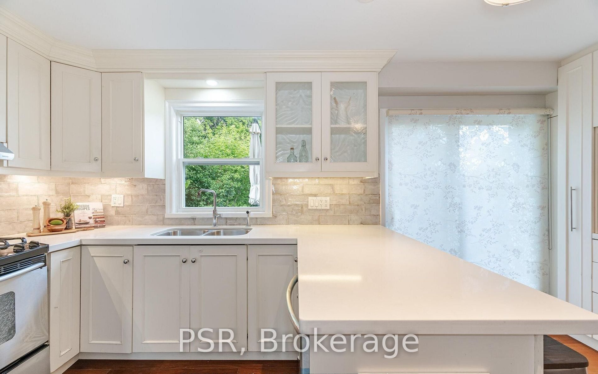 Additional image 6 of 57 Stephen Drive, Toronto, ON, M8Y 3M8