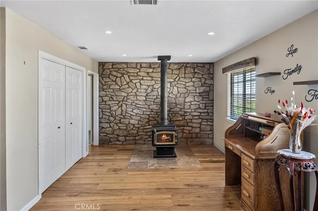 Additional image 23 of 984 Pinon Road, Pinon Hills, CA 92372