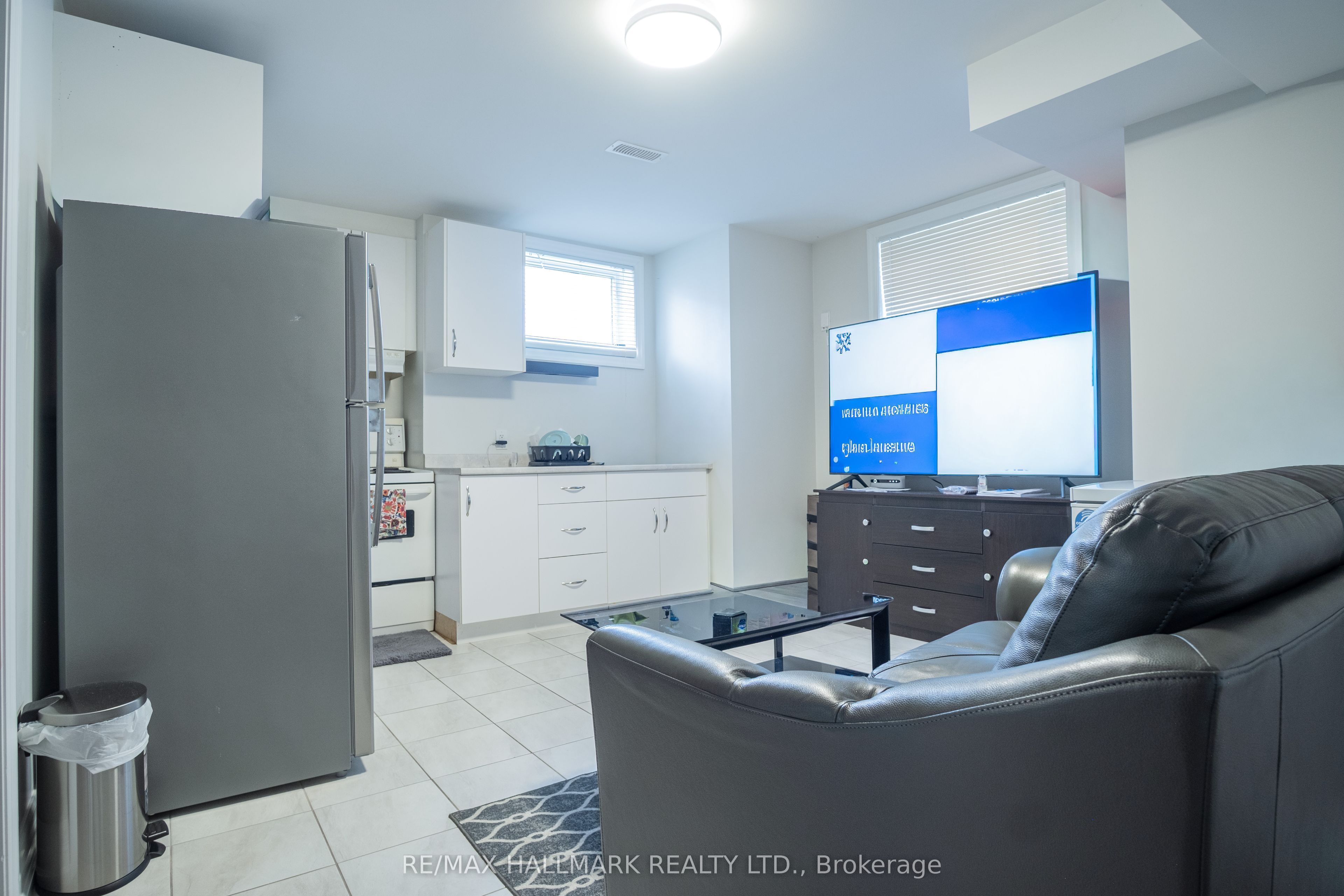2-35 Roberta Drive, Toronto, ON, M6A 2J6