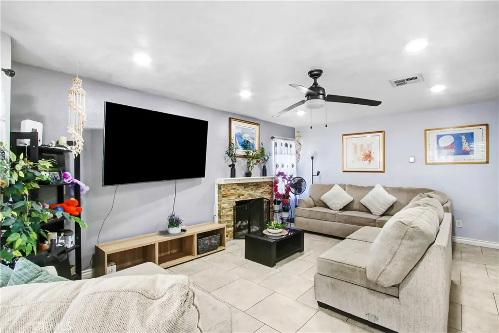 Additional image 22 of 142 S Lamarr St, Rialto, CA 92376