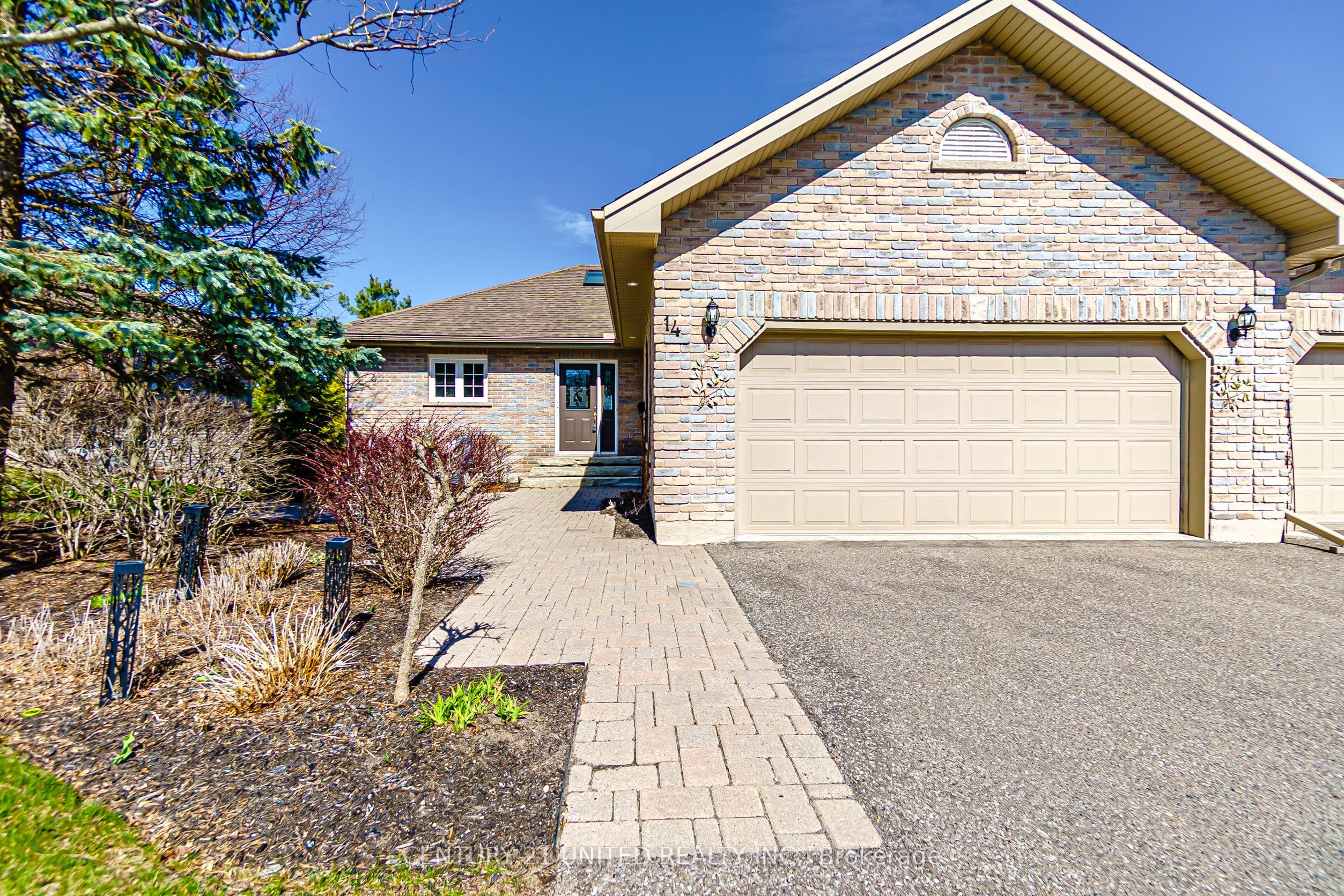 14-301 Carnegie Avenue, Peterborough, ON, K9L 0B3