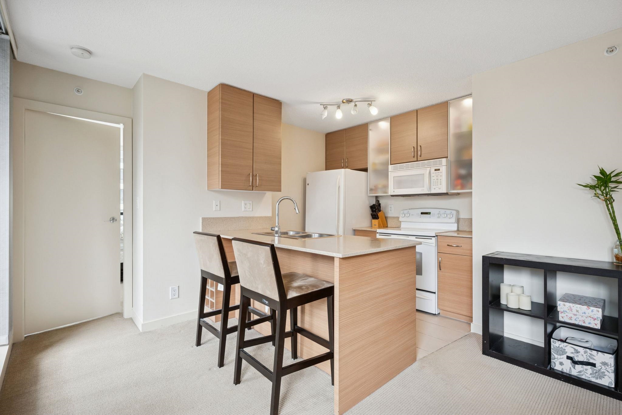 Additional image 4 of 502-977 Mainland Street, Vancouver, BC, V6B 1T2