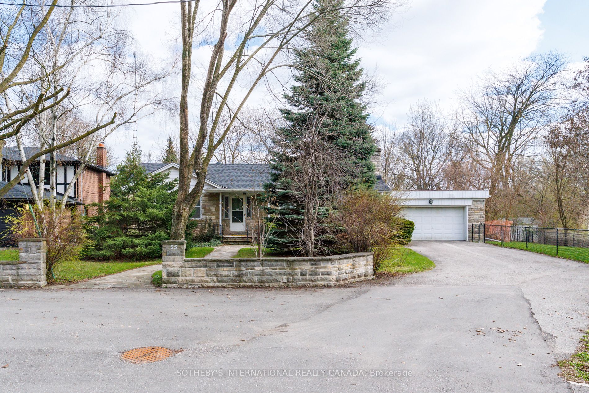 55 Van Dusen Boulevard, Toronto, ON, M8Z 3E8