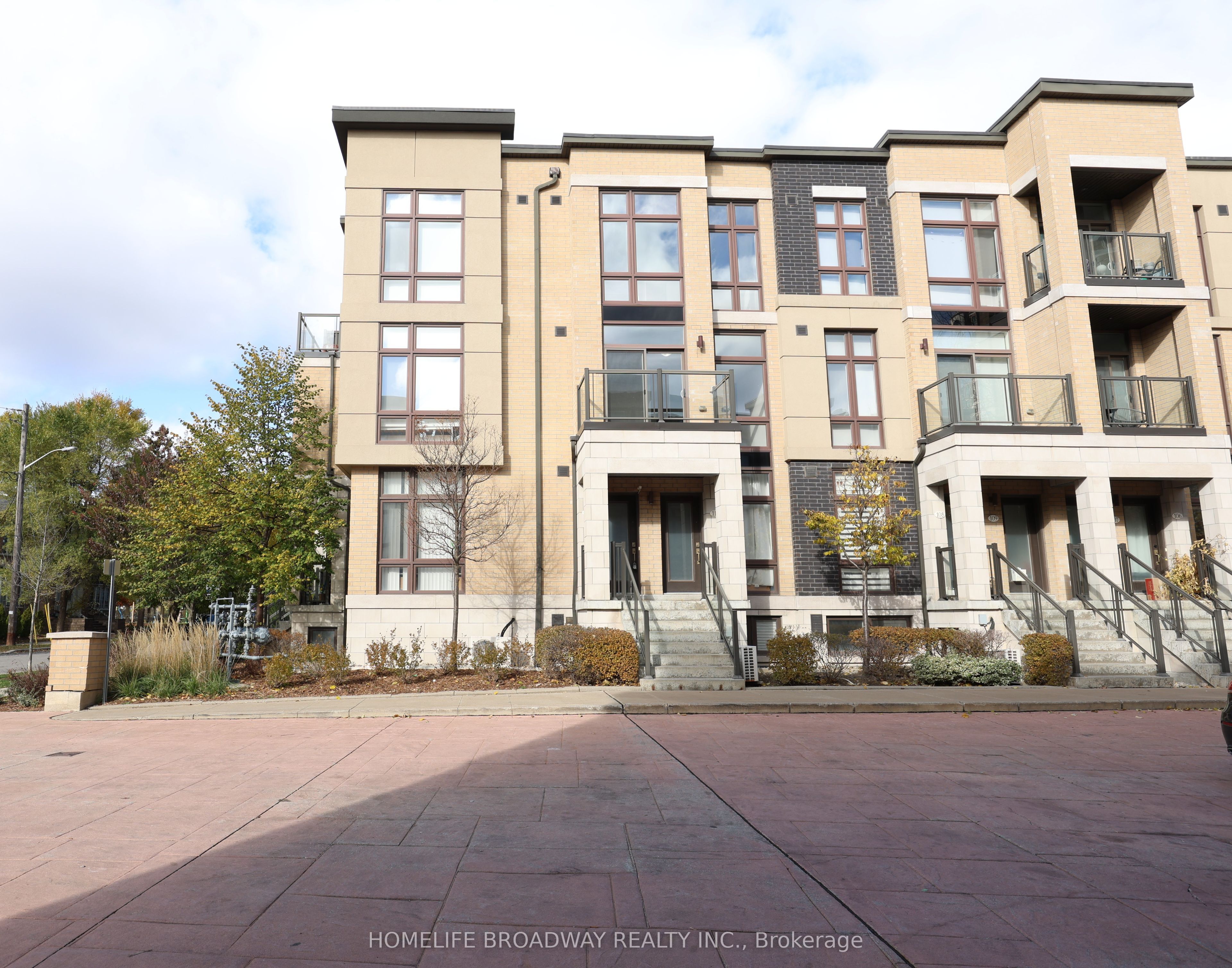 111-23 Eldora Avenue, Toronto, ON, M2M 1R3