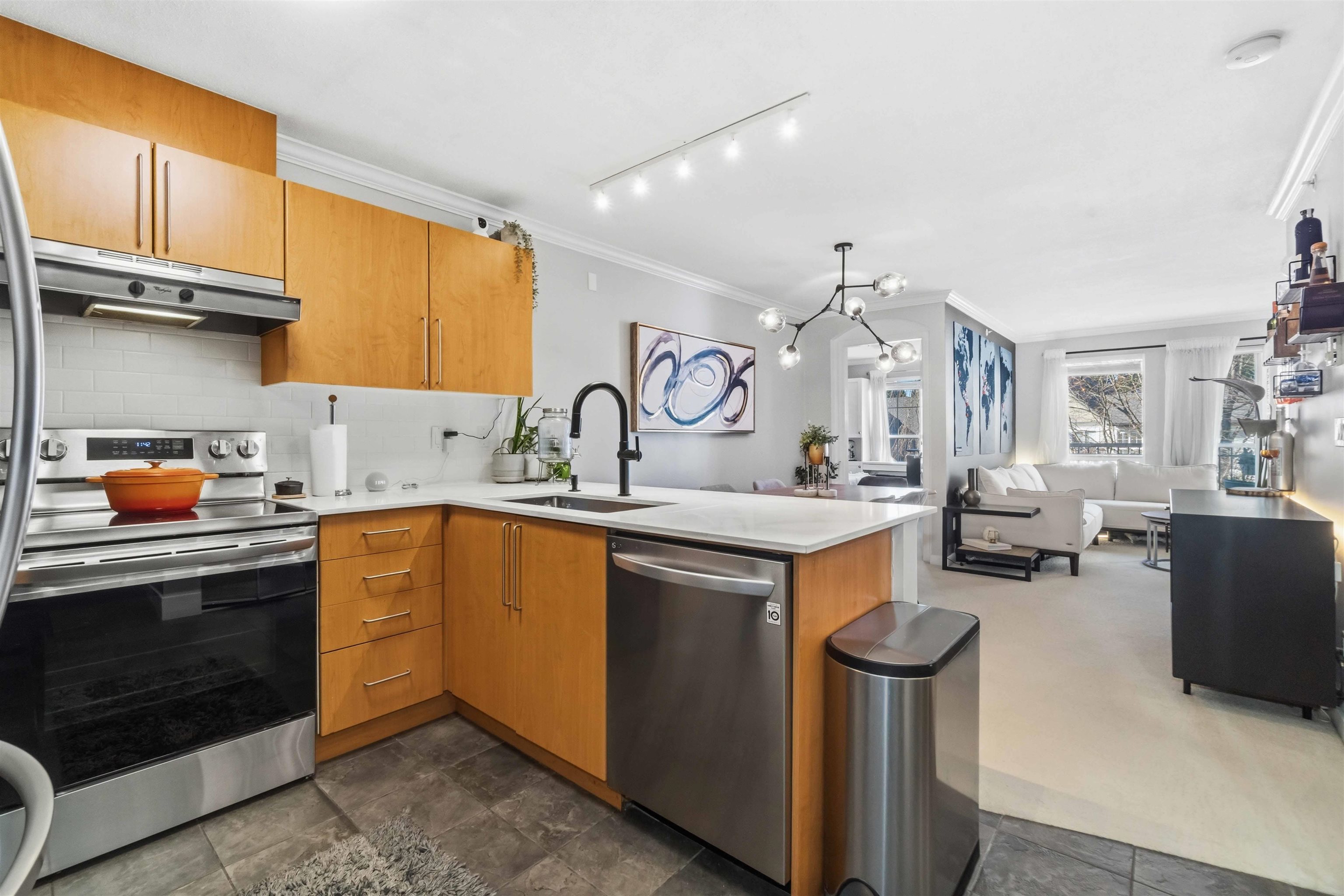 Additional image 2 of 406-1150 29th Street E, North Vancouver, BC, V7K 3E2