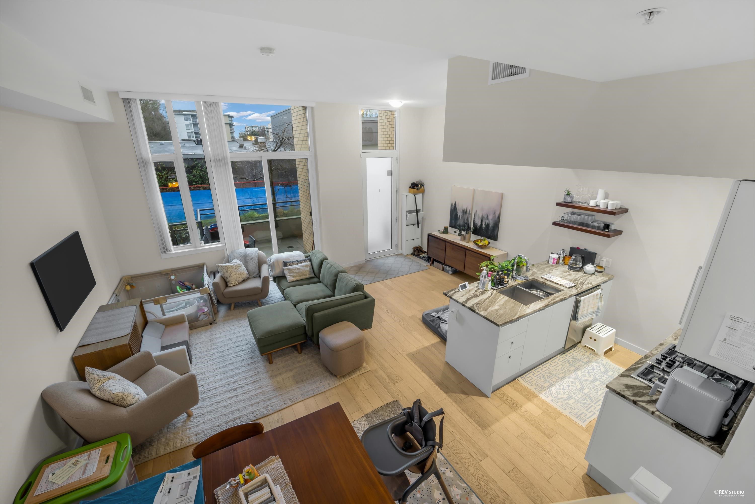 2063 10th Avenue W, Vancouver, BC, V6J 0H1