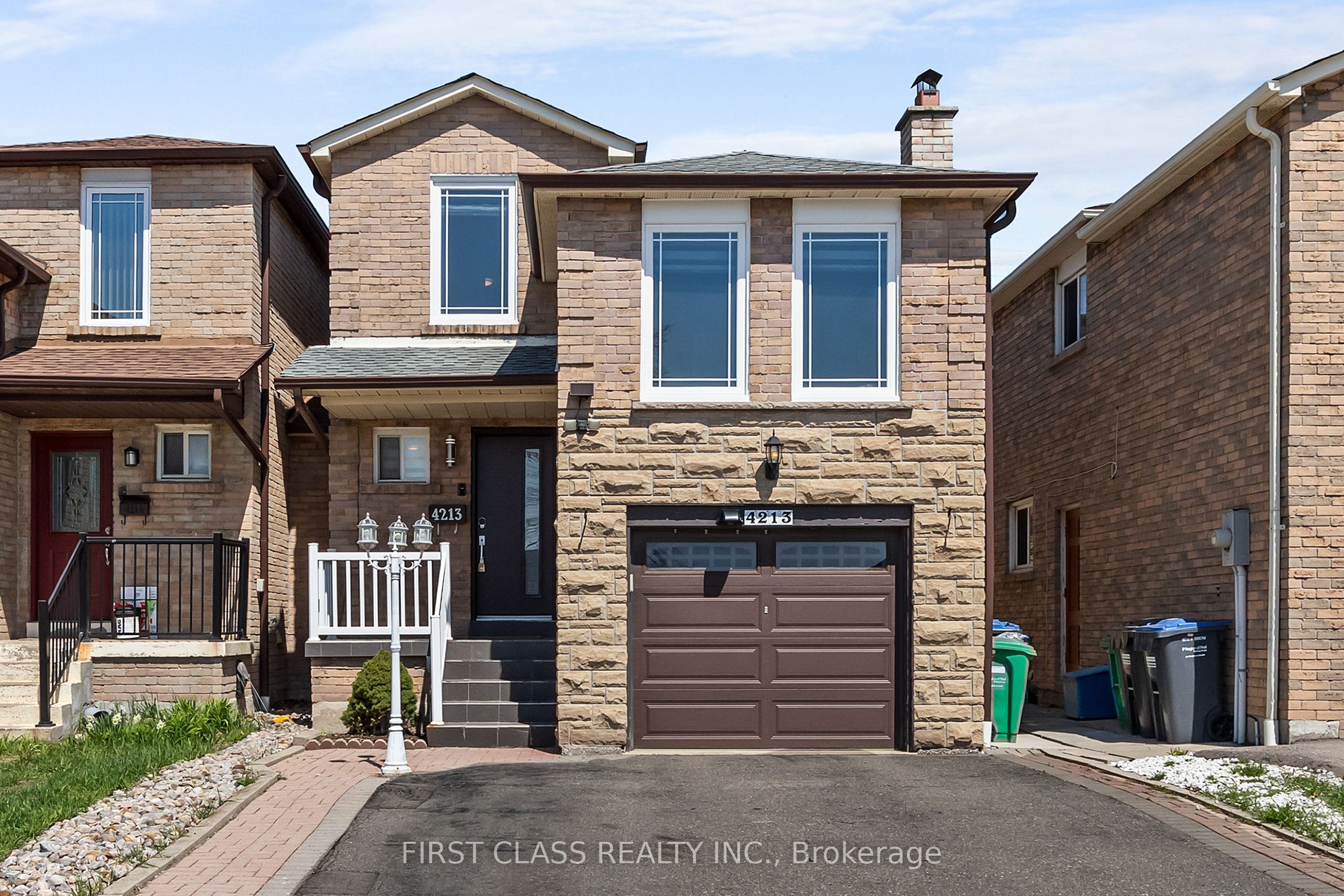 4213 Beacon Lane, Mississauga, ON, L5C 3V8
