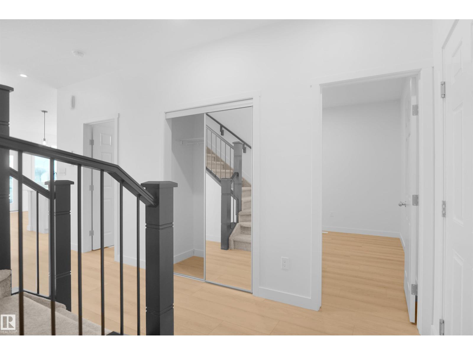 Additional image 3 of 1932 210 Street NW, Edmonton, AB, T6M1P7