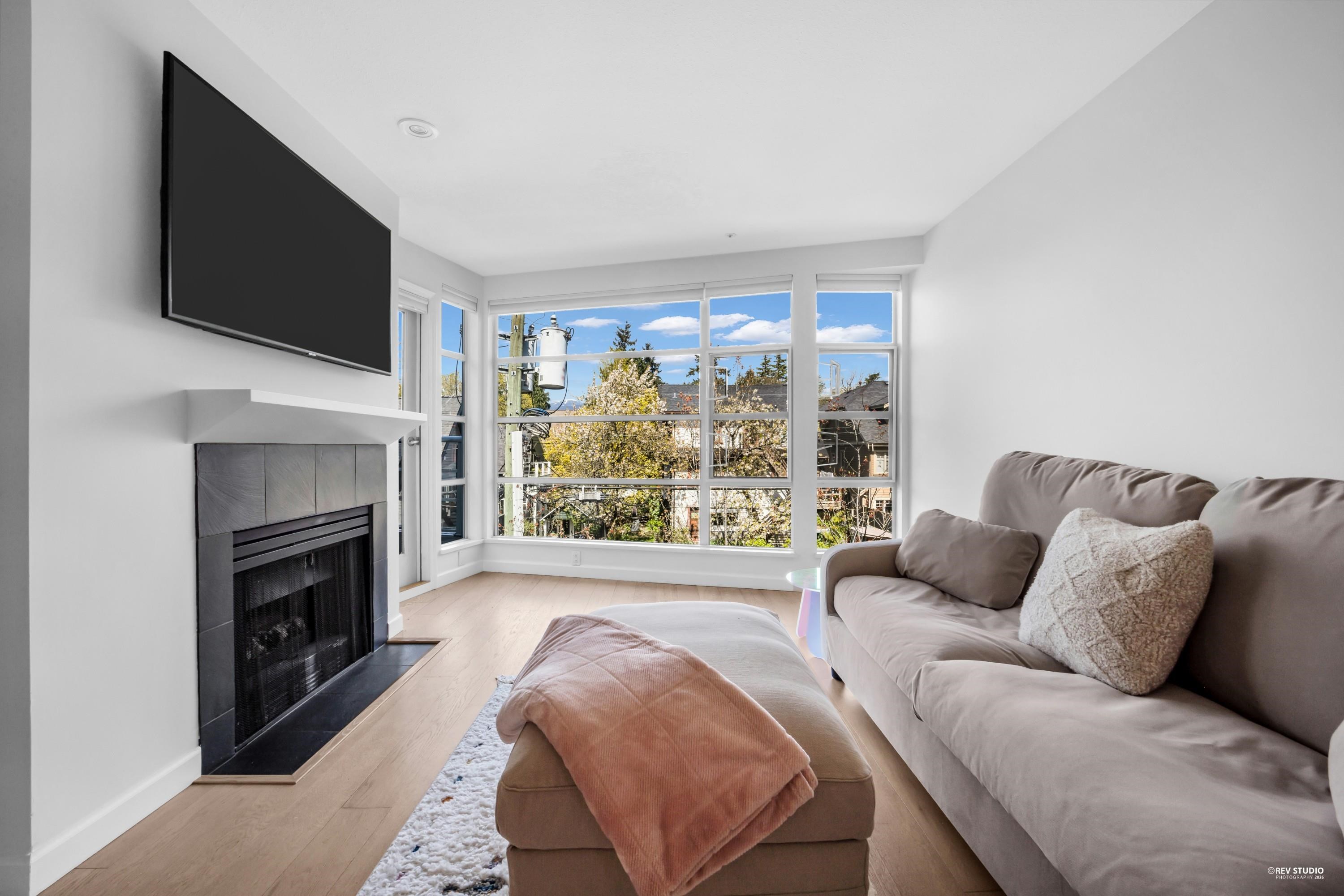 404-2575 4th Avenue W, Vancouver, BC, V6K 1P5