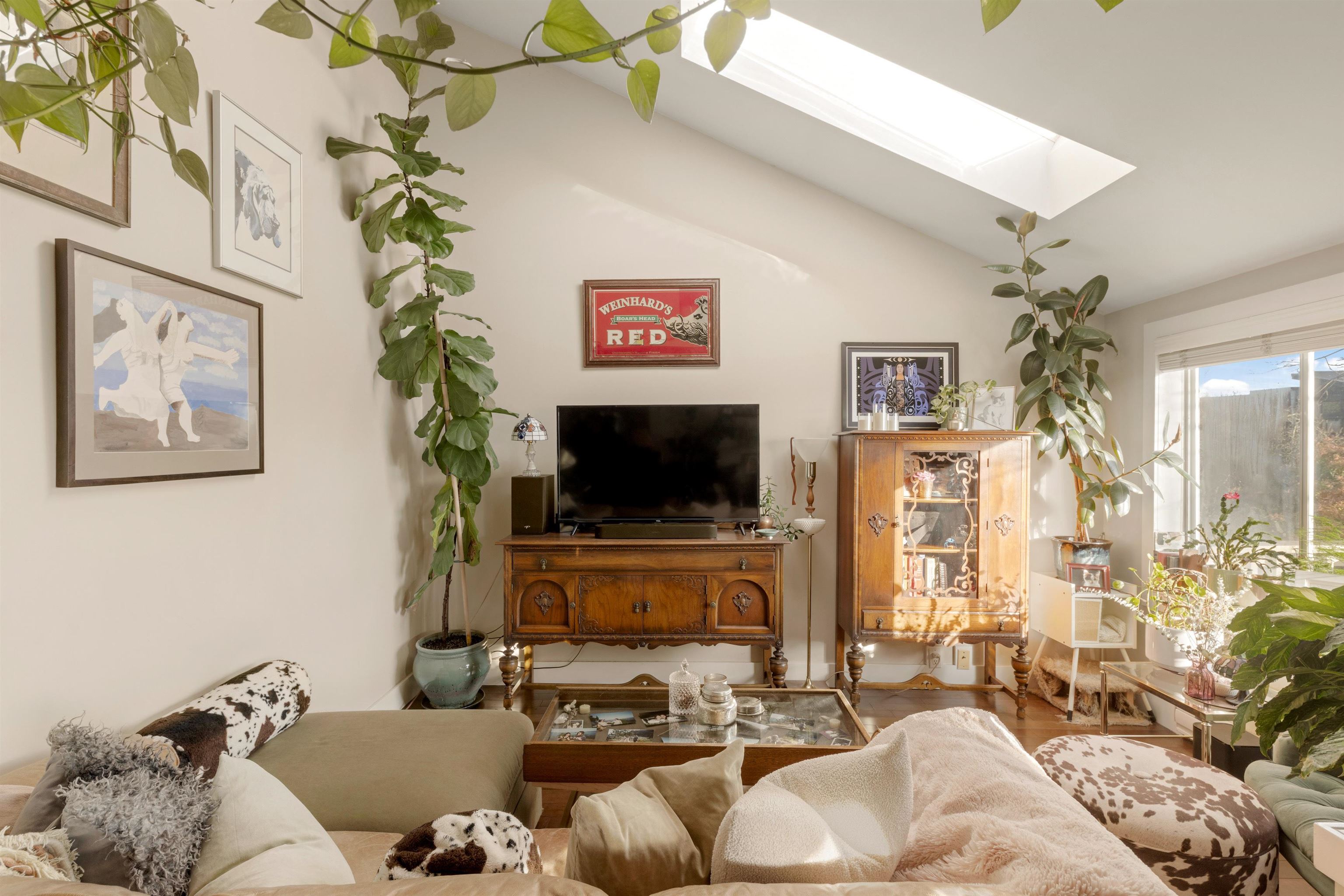 Additional image 2 of 612 4th Street E, North Vancouver, BC, V7L 1J8