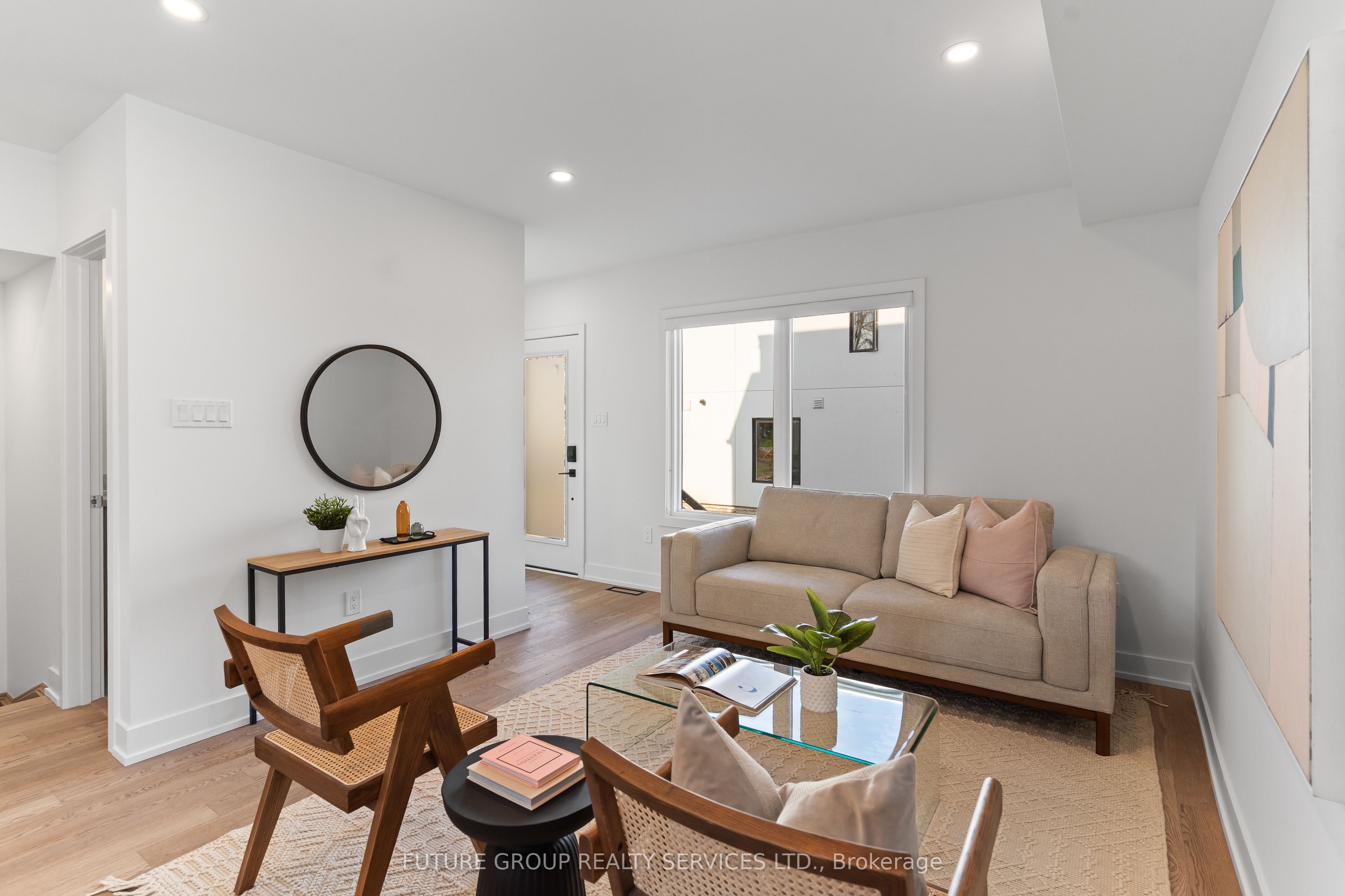 Additional image 6 of Unit 1-15 Acorn Avenue, Toronto, ON, M9B 3P7