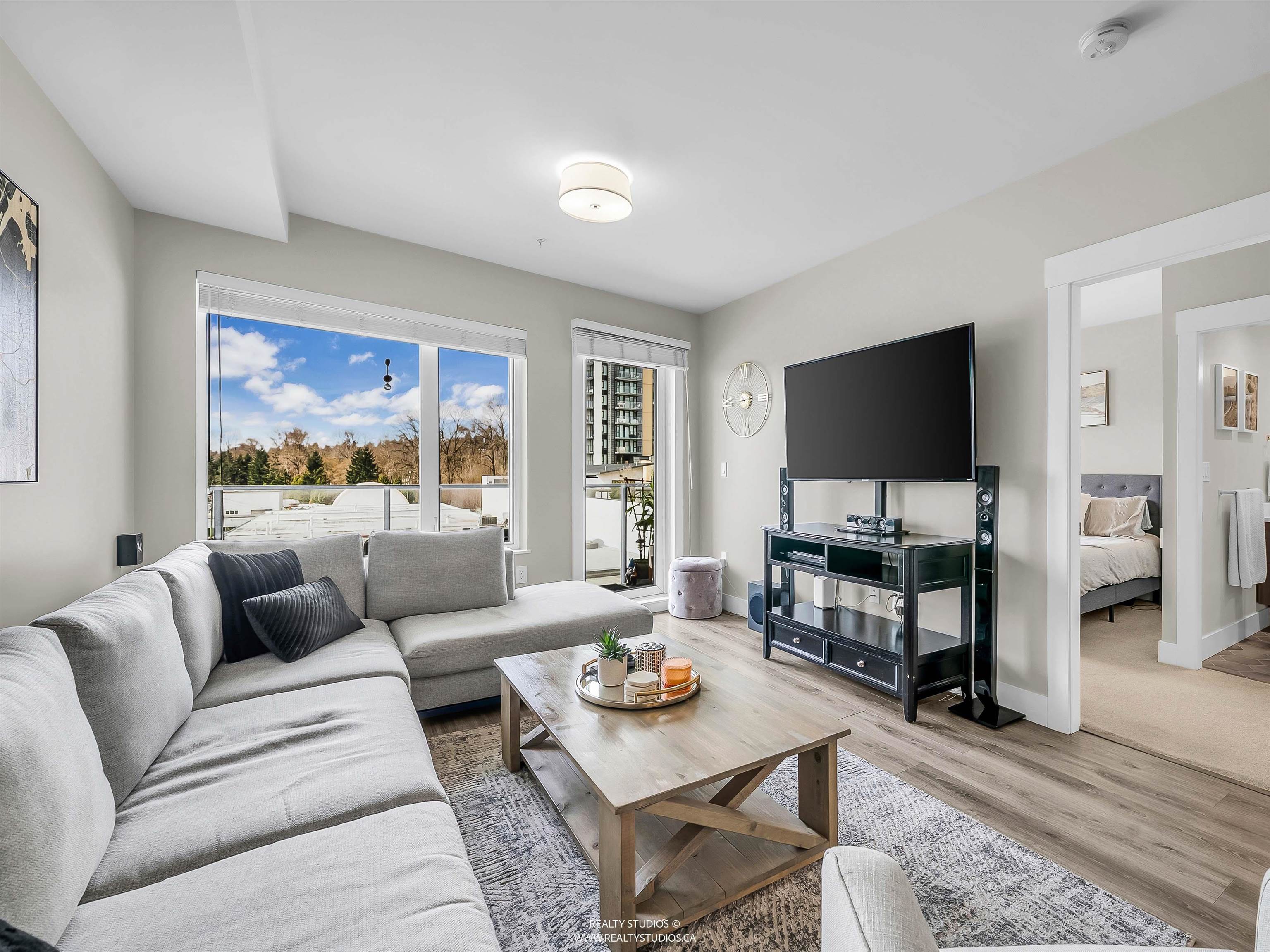 401-1496 Charlotte Road, North Vancouver, BC, V7J 0C9
