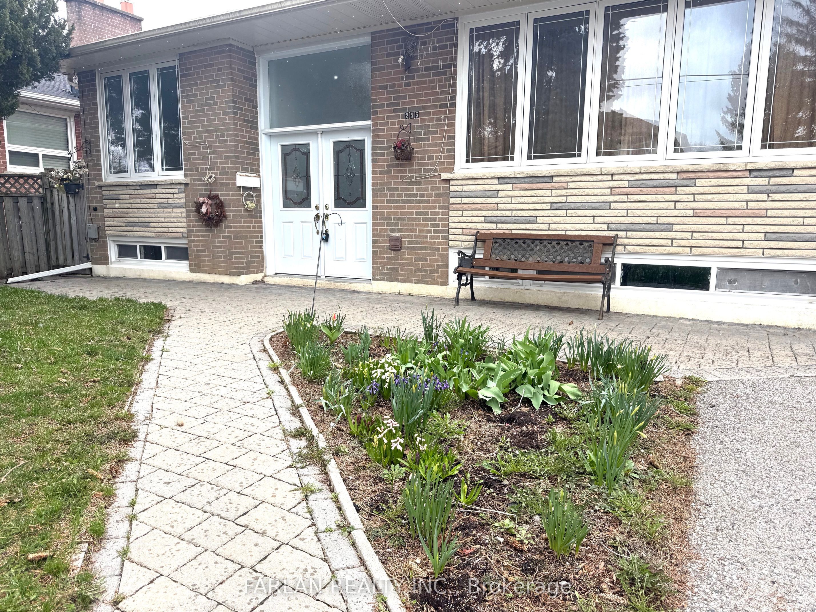 Additional image 3 of Bsmt-255 Sussex Avenue, Richmond Hill, ON, L4C 2G6