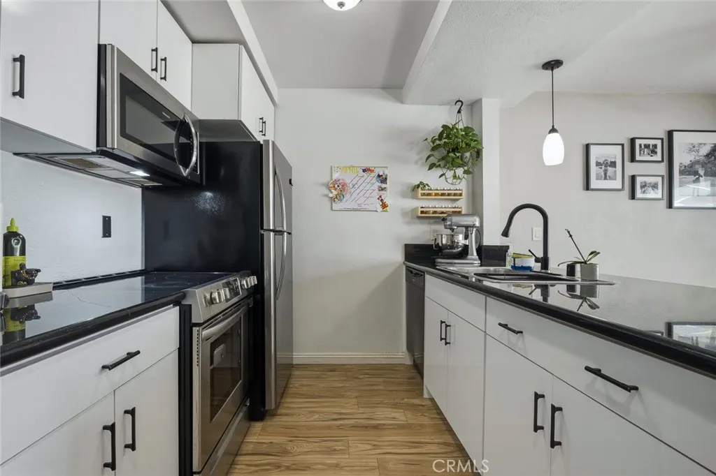 Additional image 41 of 661 W 6th St Unit B, Tustin, CA 92780
