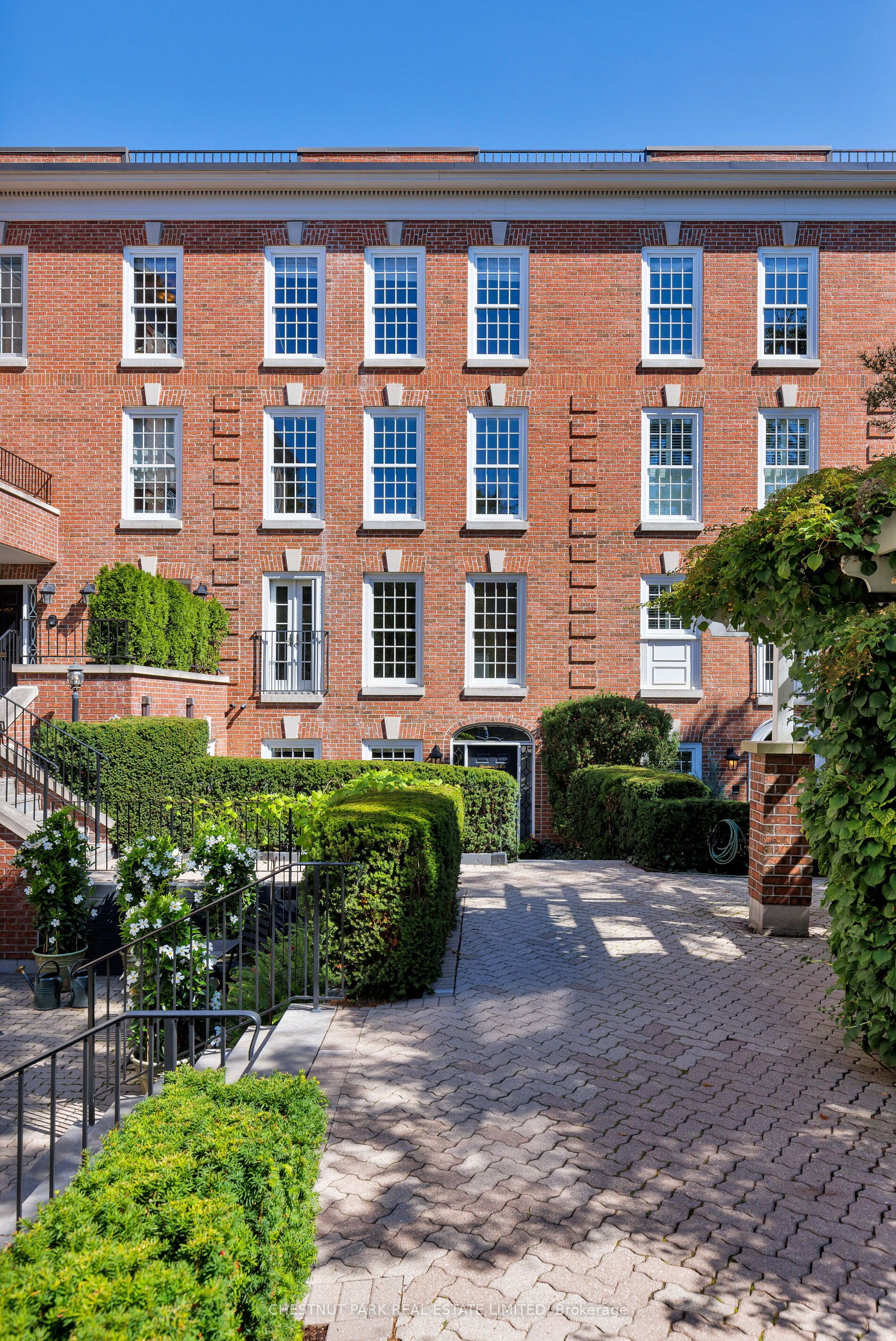 TH6-94 Crescent Road, Toronto, ON, M4W 1T5