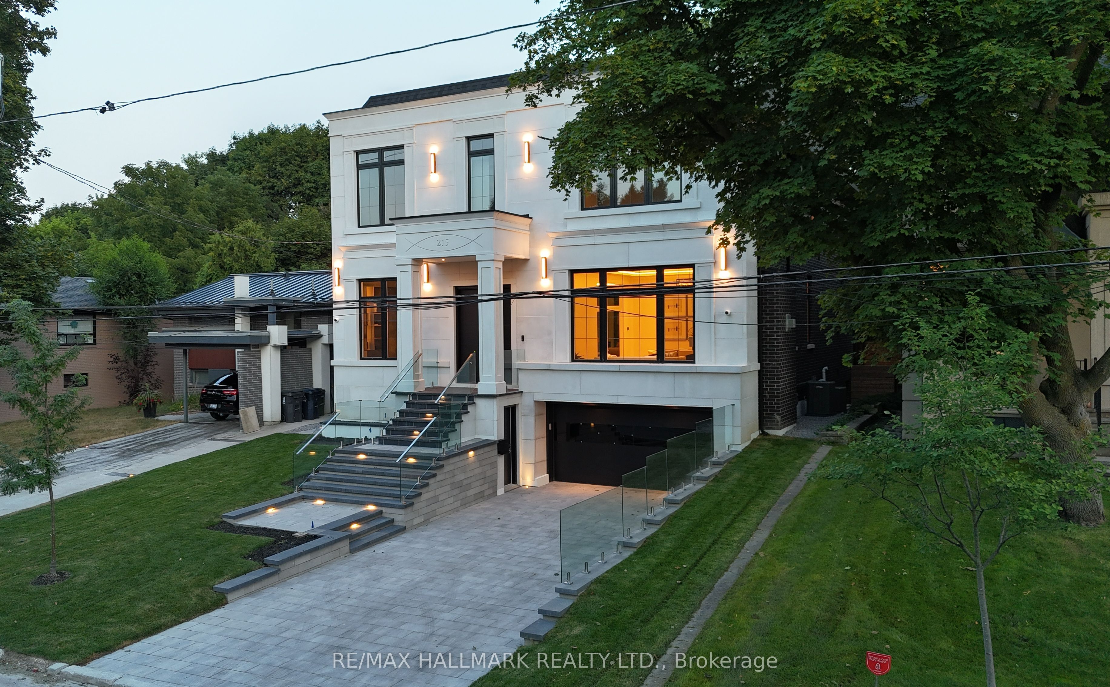 215 Northwood Drive, Toronto, ON, M2M 2K5