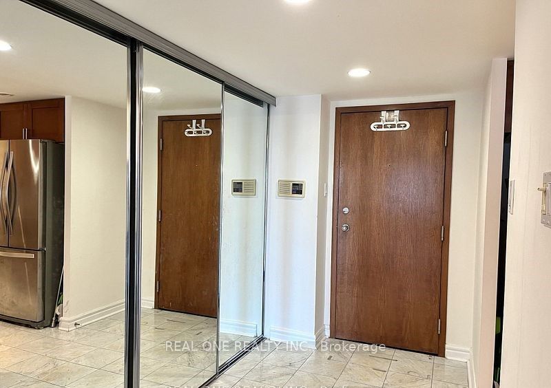 Additional image 4 of 1604-33 University Avenue, Toronto, ON, M5J 2S7