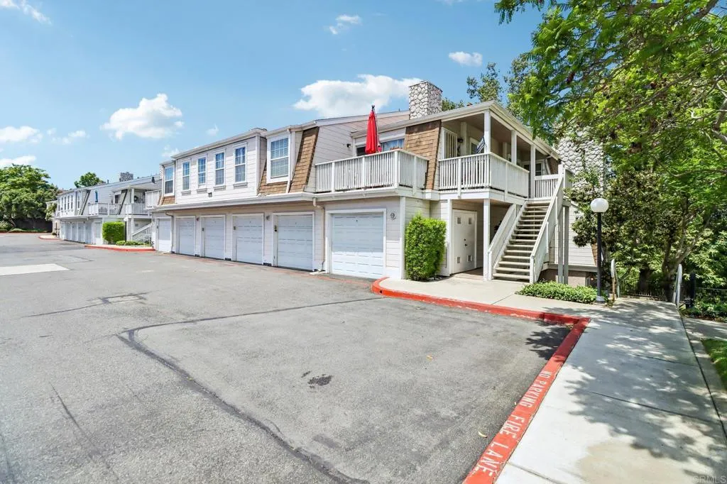 5070 Via Manos Unit B, Oceanside, CA 92057 photo 2