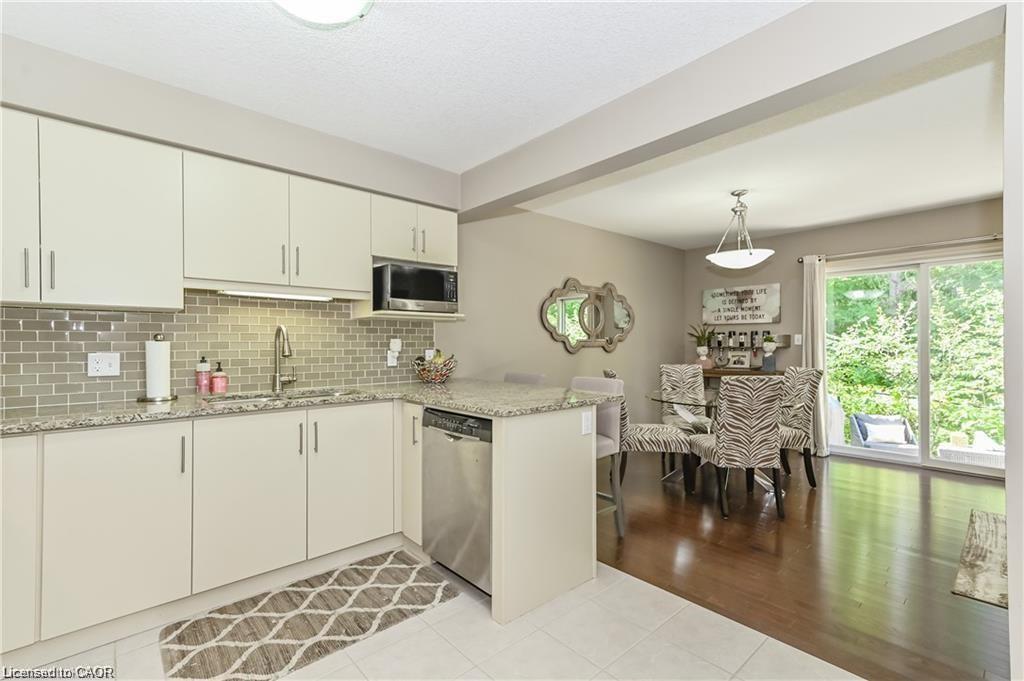 Additional image 5 of 12-300 Fallowfield Drive, Kitchener, ON, N2C 2T8