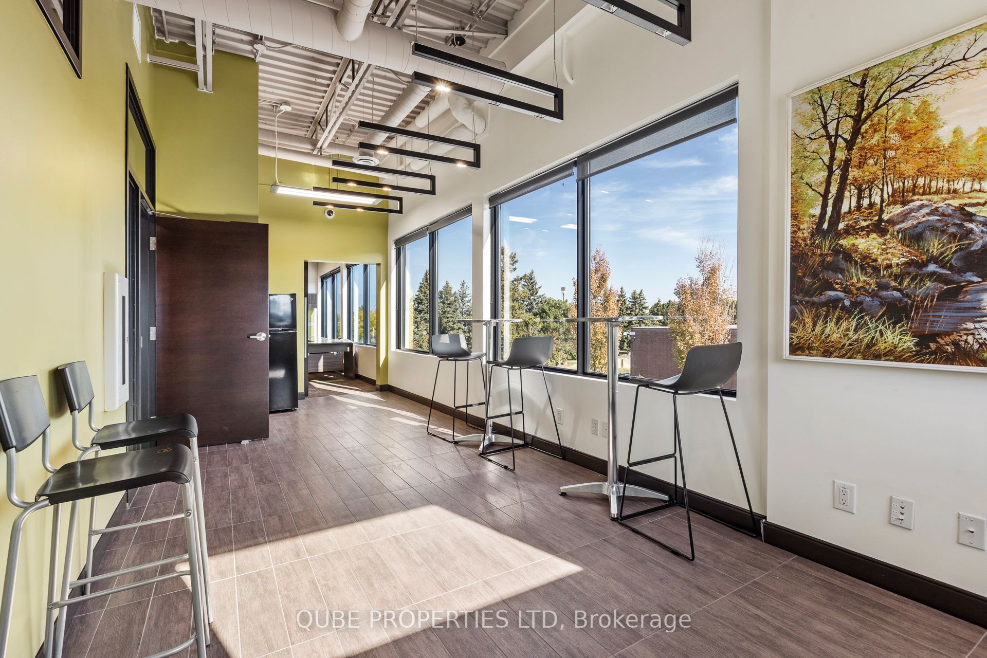 Additional image 3 of 302-306-2310 St Laurent Boulevard, Ottawa, ON, K1G 5H9