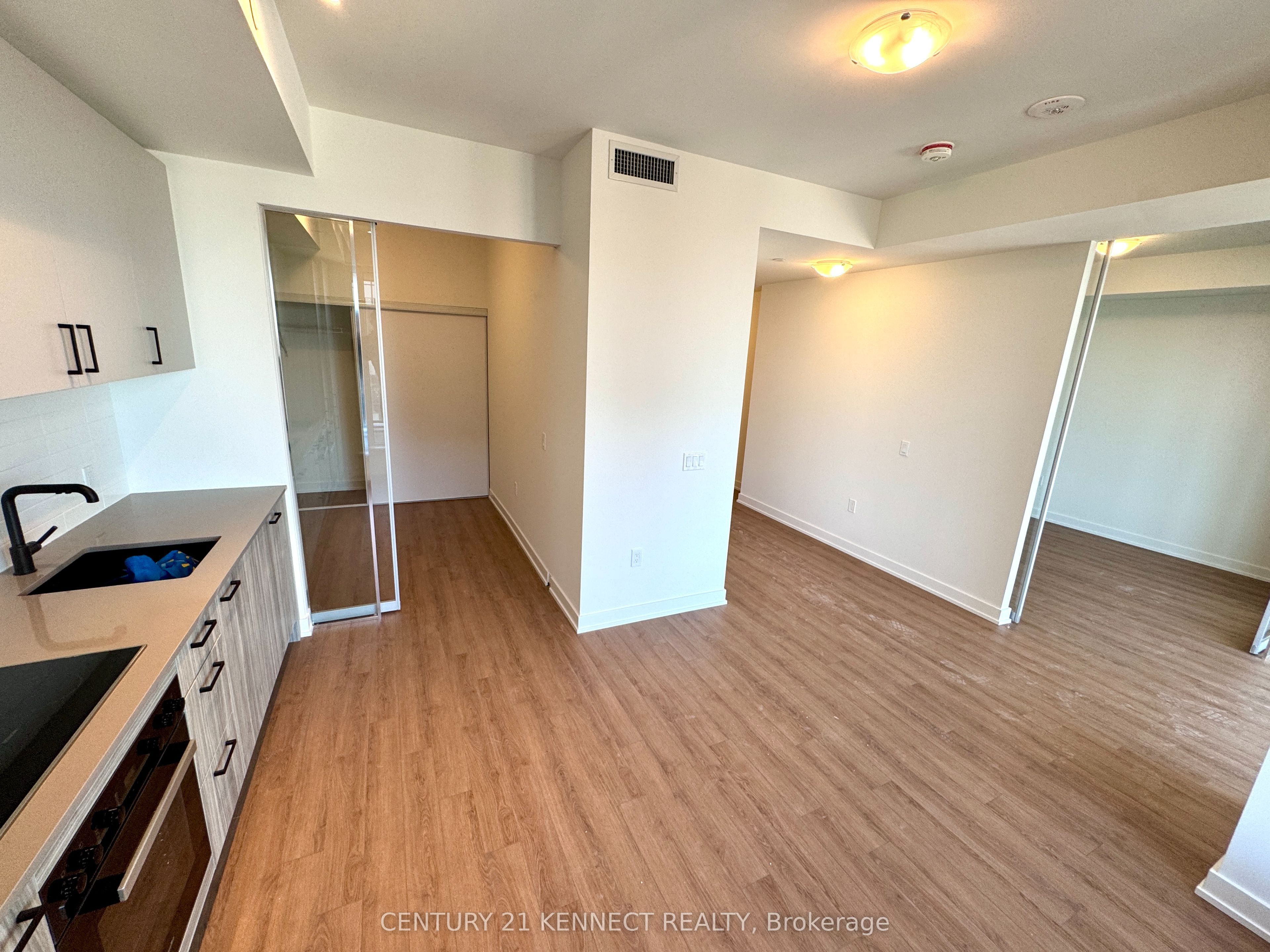 Additional image 4 of 3401-1 Quarrington Lane, Toronto, ON, M3C 0S4
