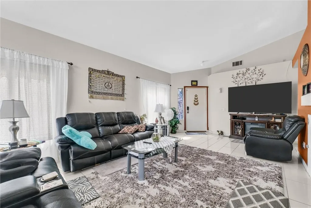 Additional image 5 of 565 Berkshire Ln, San Jacinto, CA 92583