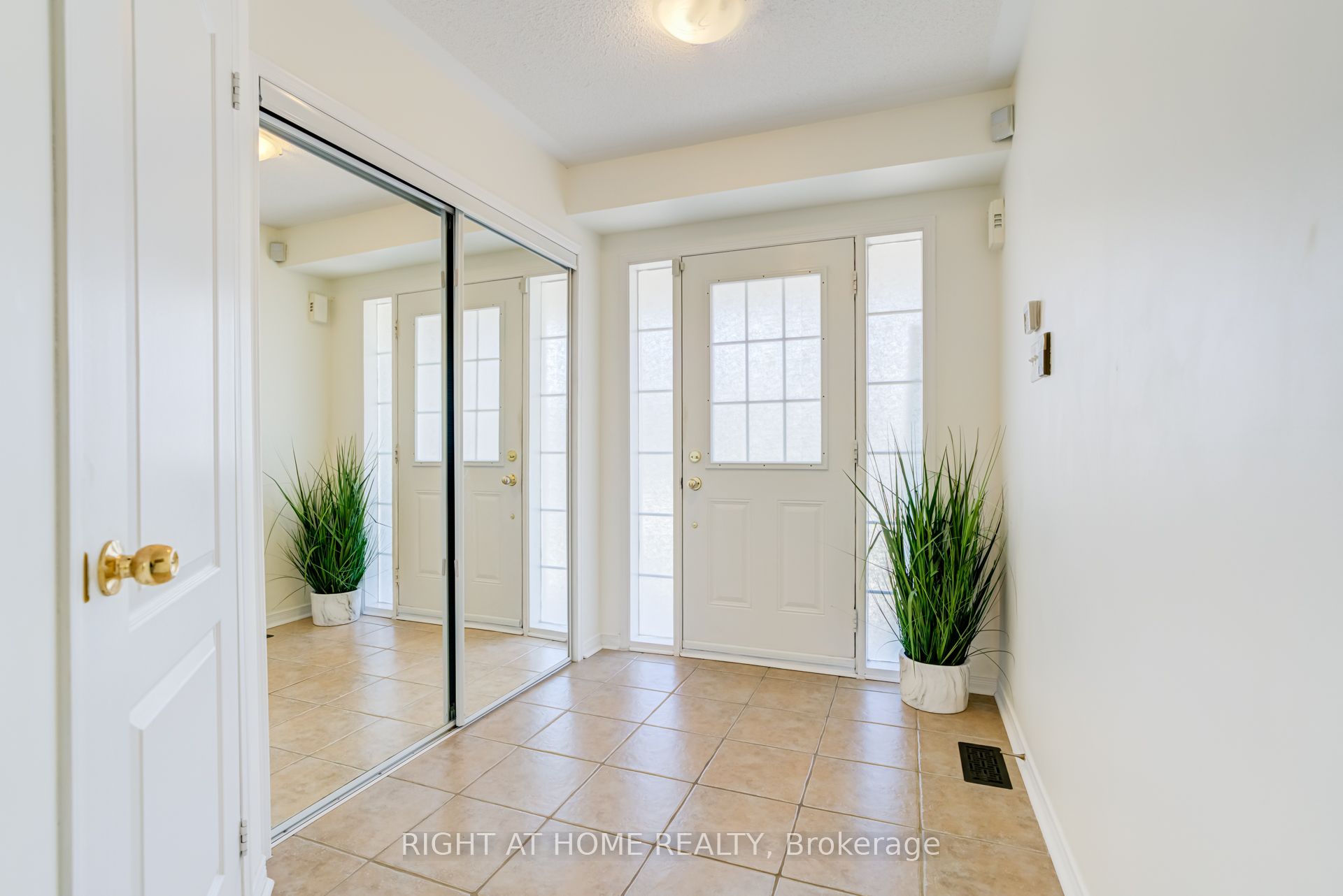 Additional image 5 of 105 Hammill Heights, East Gwillimbury, ON, L0G 1M0
