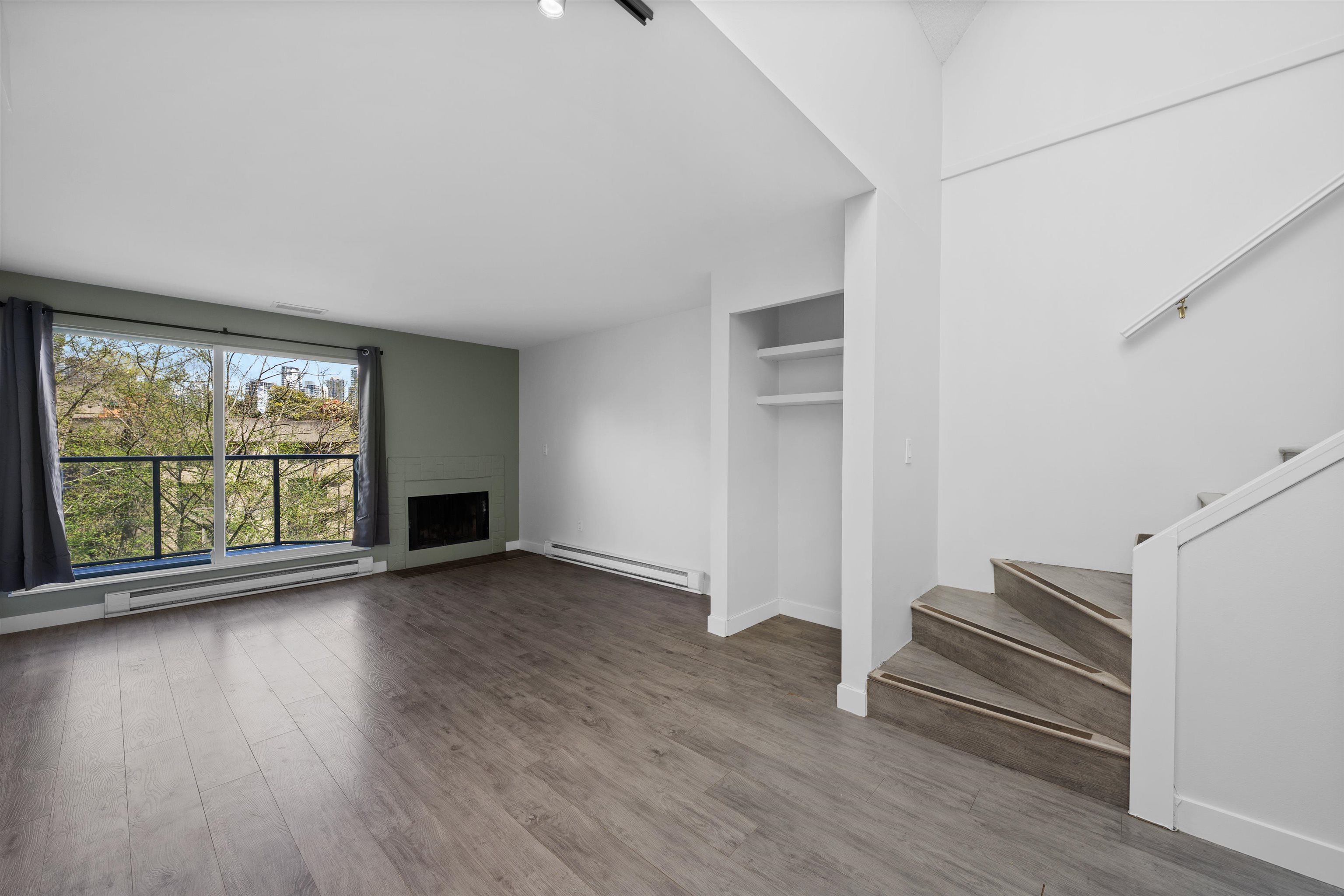 3-1355 4th Avenue W, Vancouver, BC, V6H 3Y8