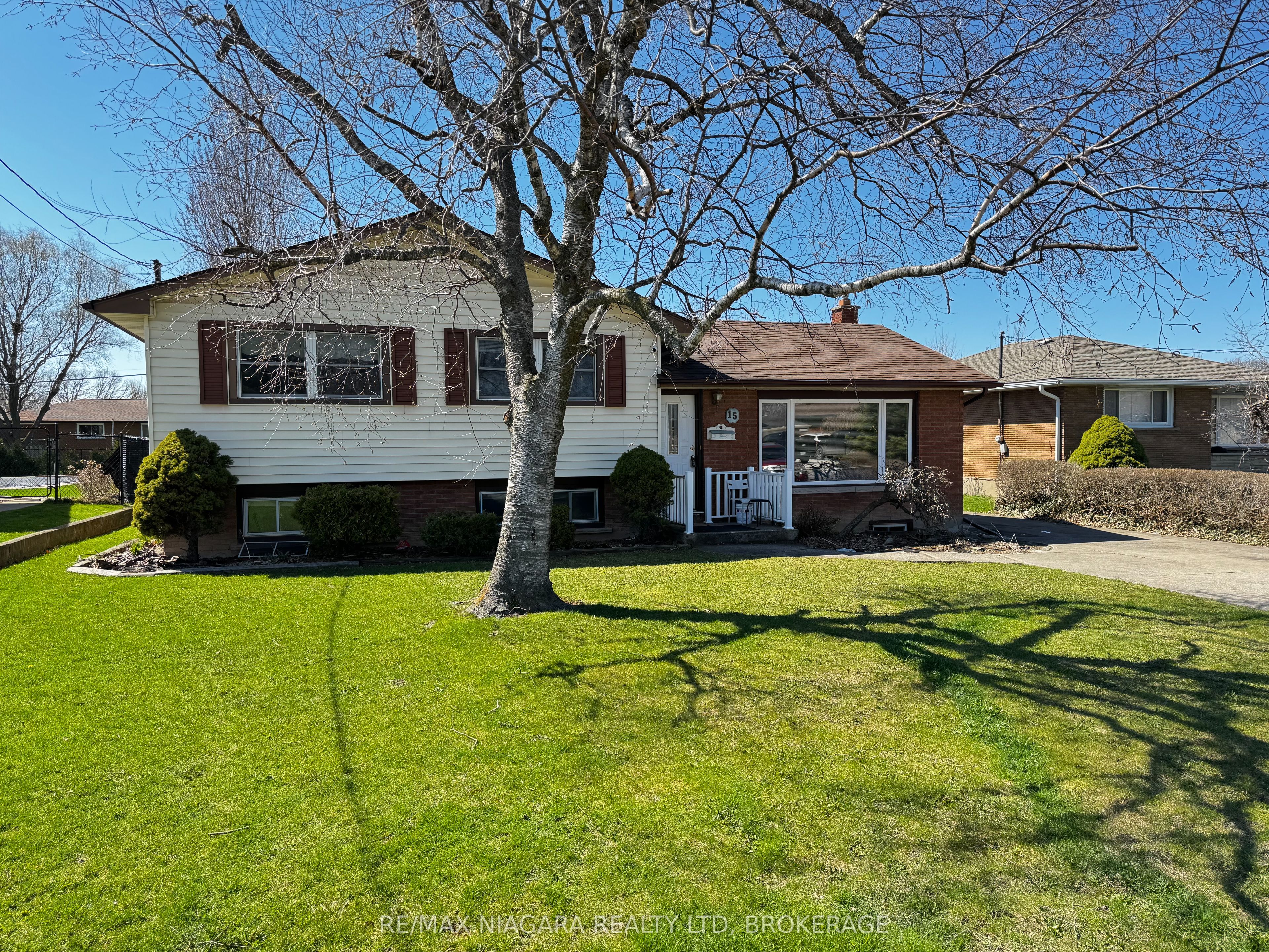 15 Collier Road N, Thorold, ON, L2V 2W8