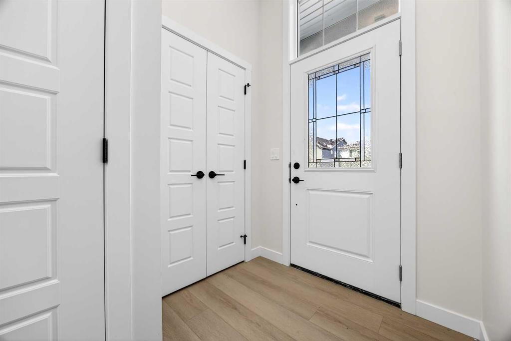 Additional image 4 of 997 Alpine Drive SW, Calgary, AB, T2Y 0Z3