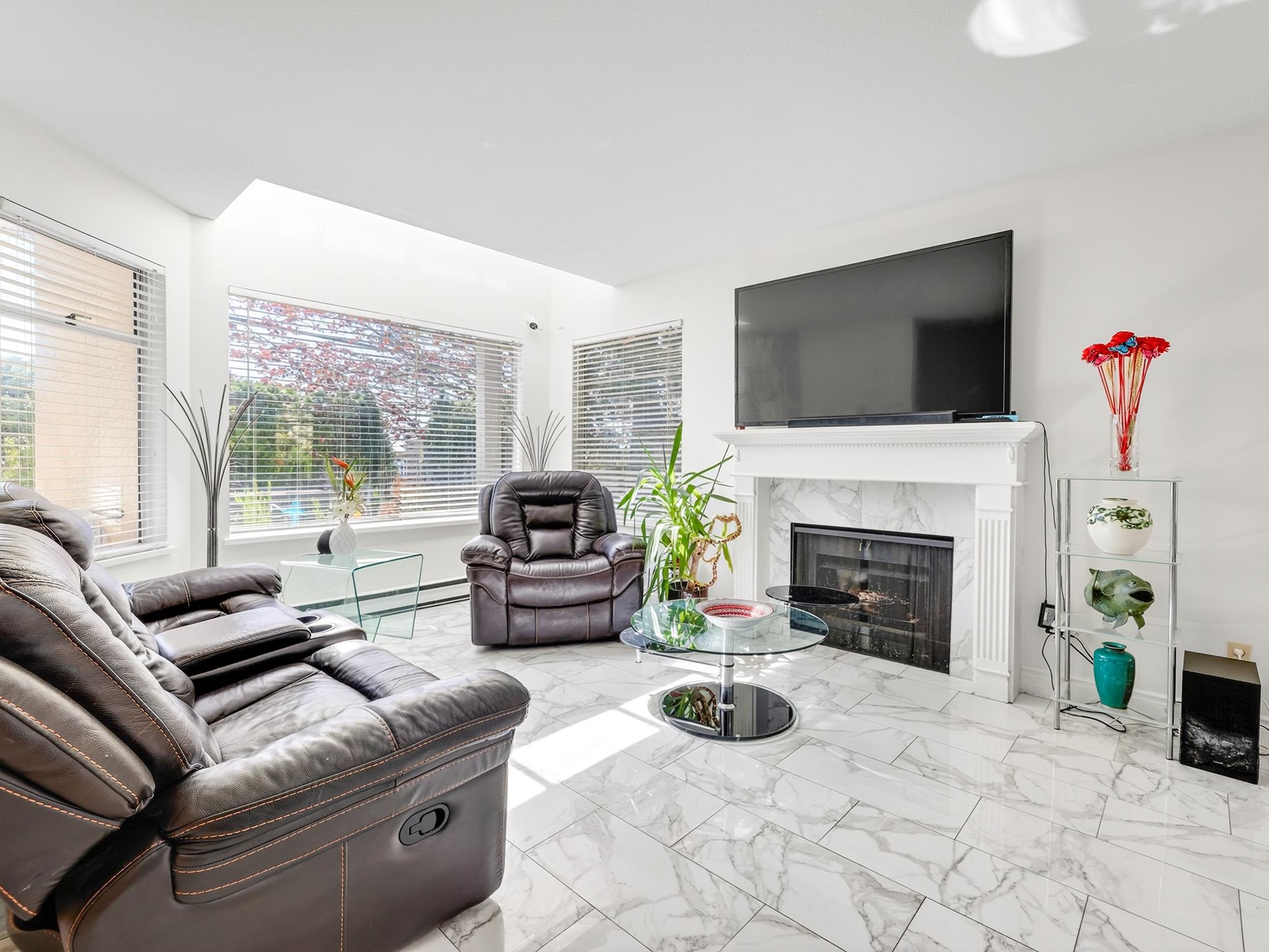 101-1225 Merklin Street, White Rock, BC, V4B 4B8