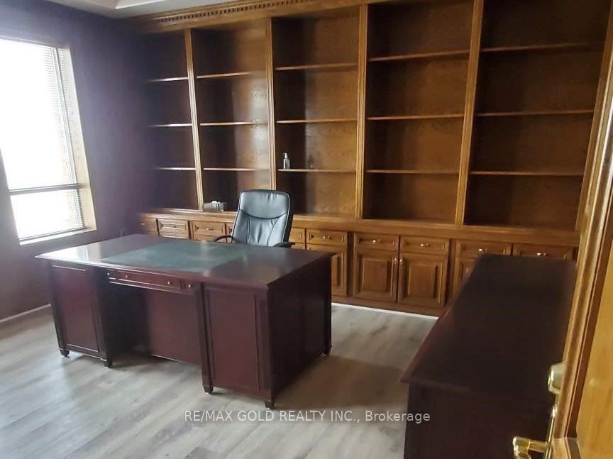 1775 Shawson Drive, Mississauga, ON, L4W 1N8