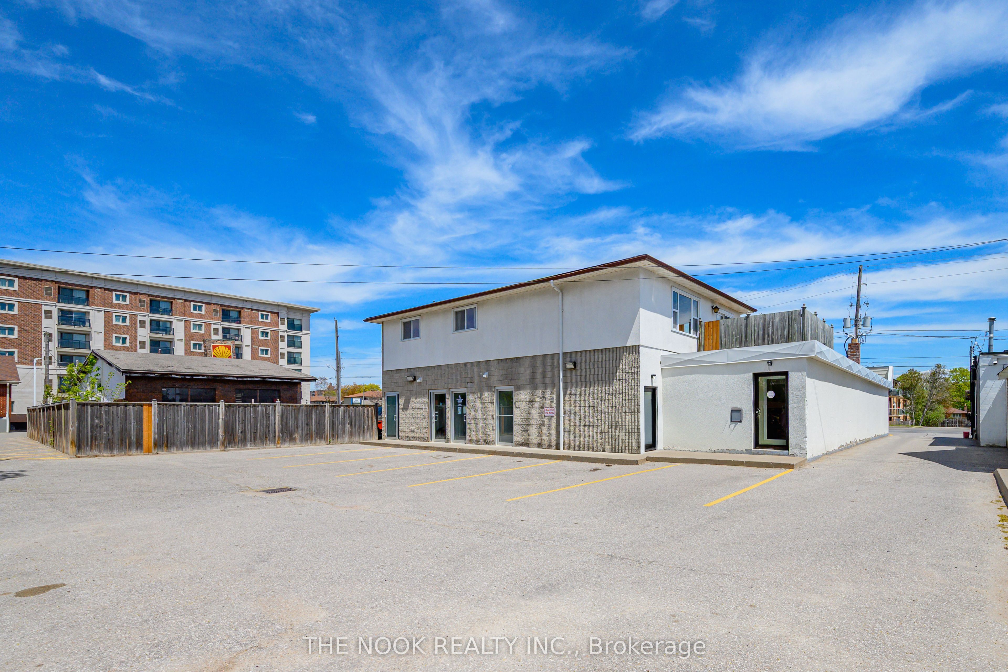 A-948 Simcoe Street N, Oshawa, ON, L1G 4W2 photo 3