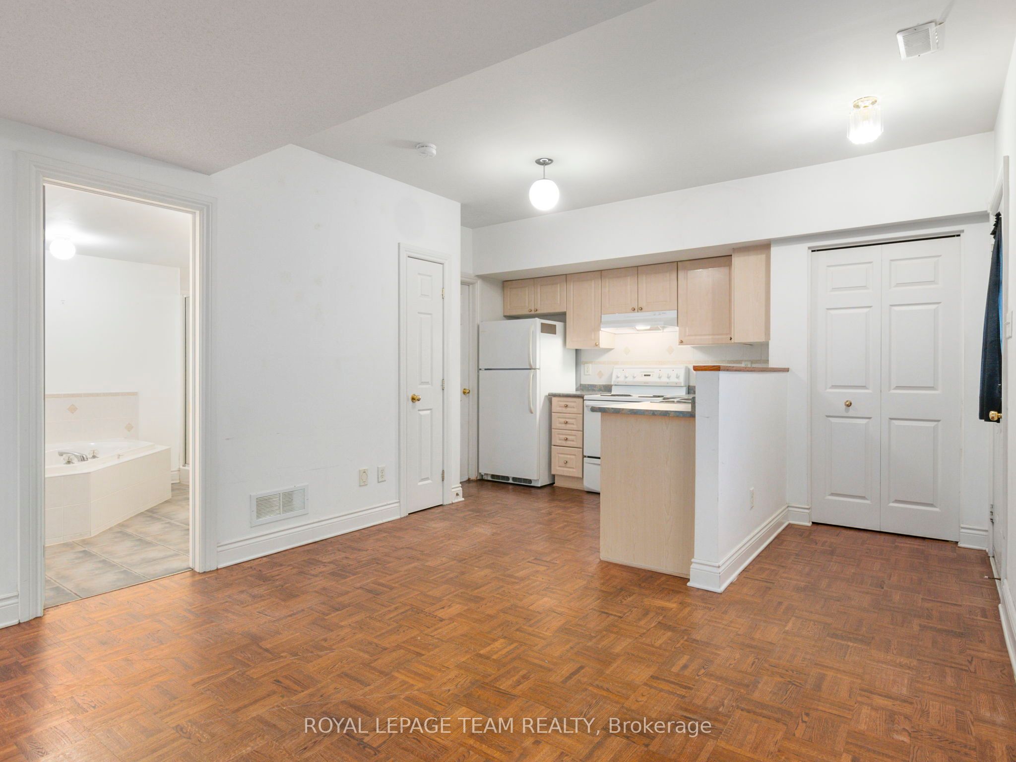 Additional image 3 of 51 Castle Glen Crescent, Ottawa, ON, K2L 4G9