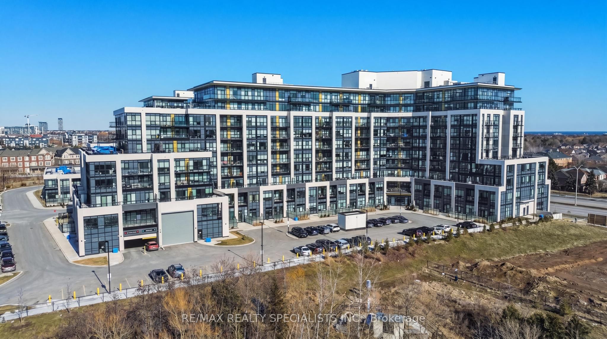 314-405 Dundas Street W, Oakville, ON, L6M 5P9